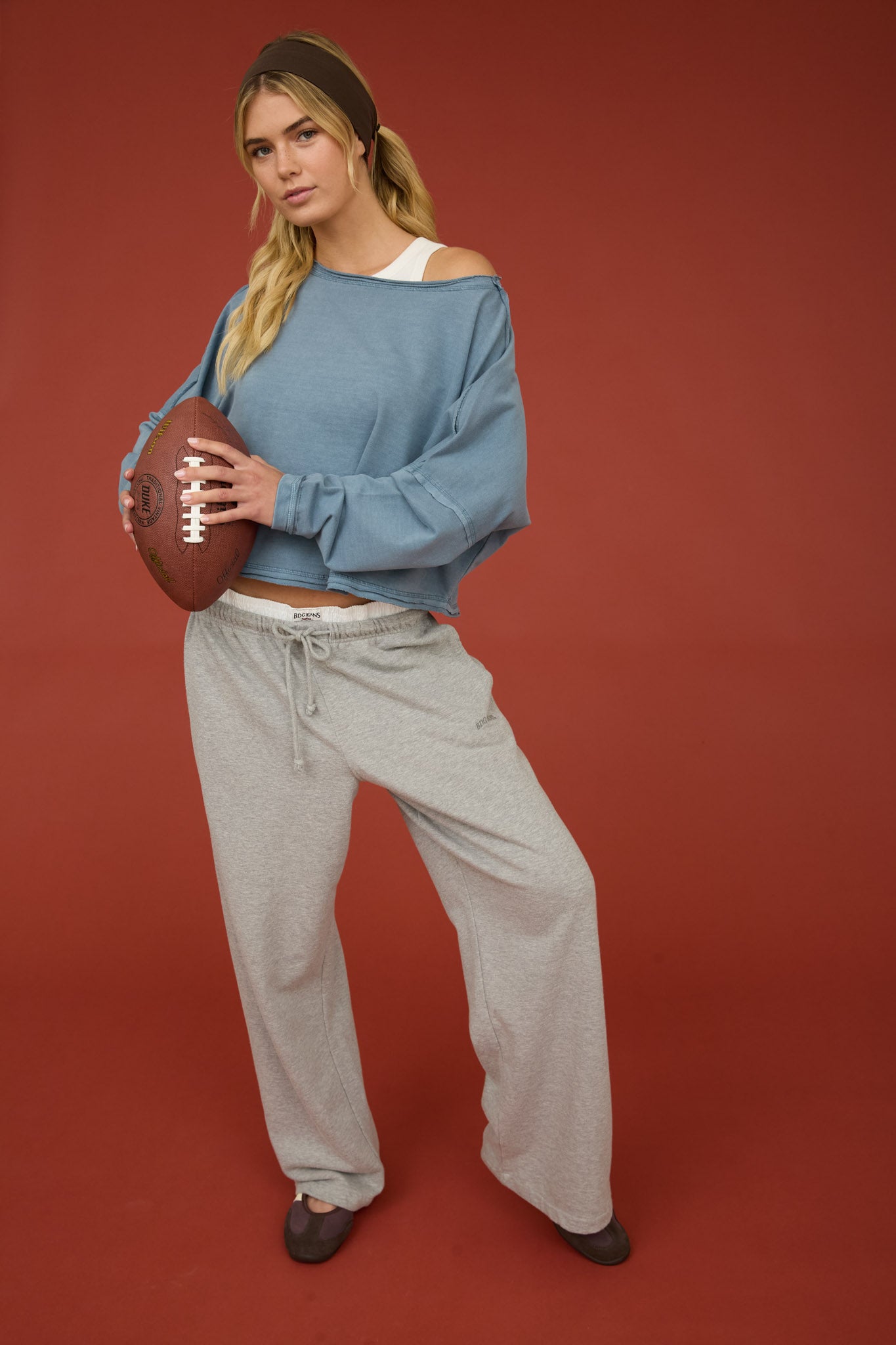 BOAT NECK RAW EDGE LONG SLEEVE CROPPED KNIT TOP