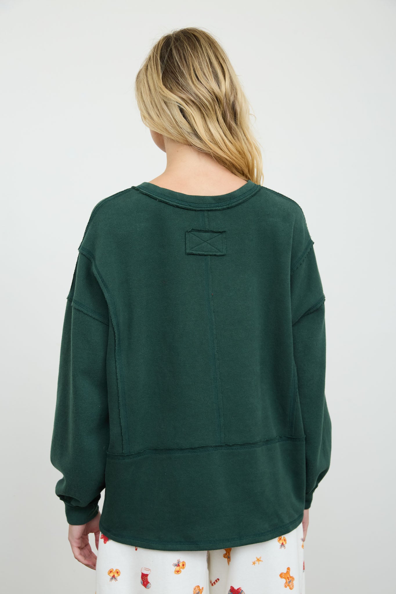 NOTCH NECK RAW TRIM PATCH POCKET KNIT TOP (PRE-ORDER)