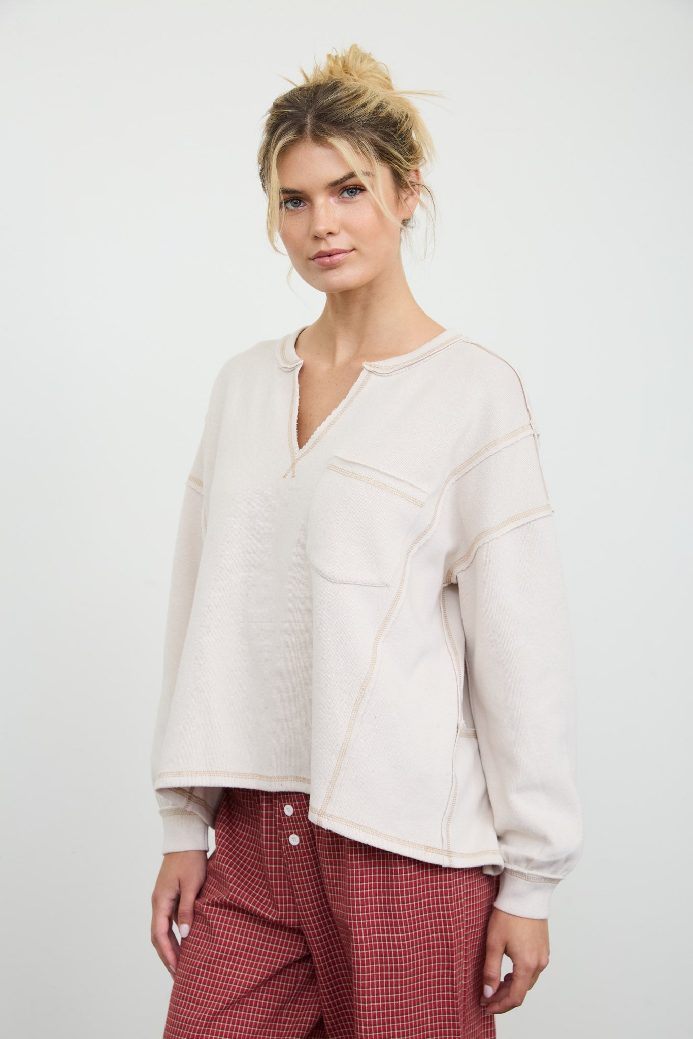 NOTCH NECK RAW TRIM PATCH POCKET KNIT TOP (PRE-ORDER)