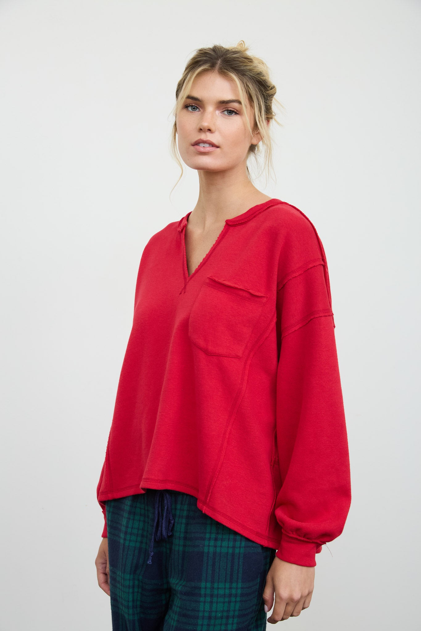 NOTCH NECK RAW TRIM PATCH POCKET KNIT TOP (PRE-ORDER)