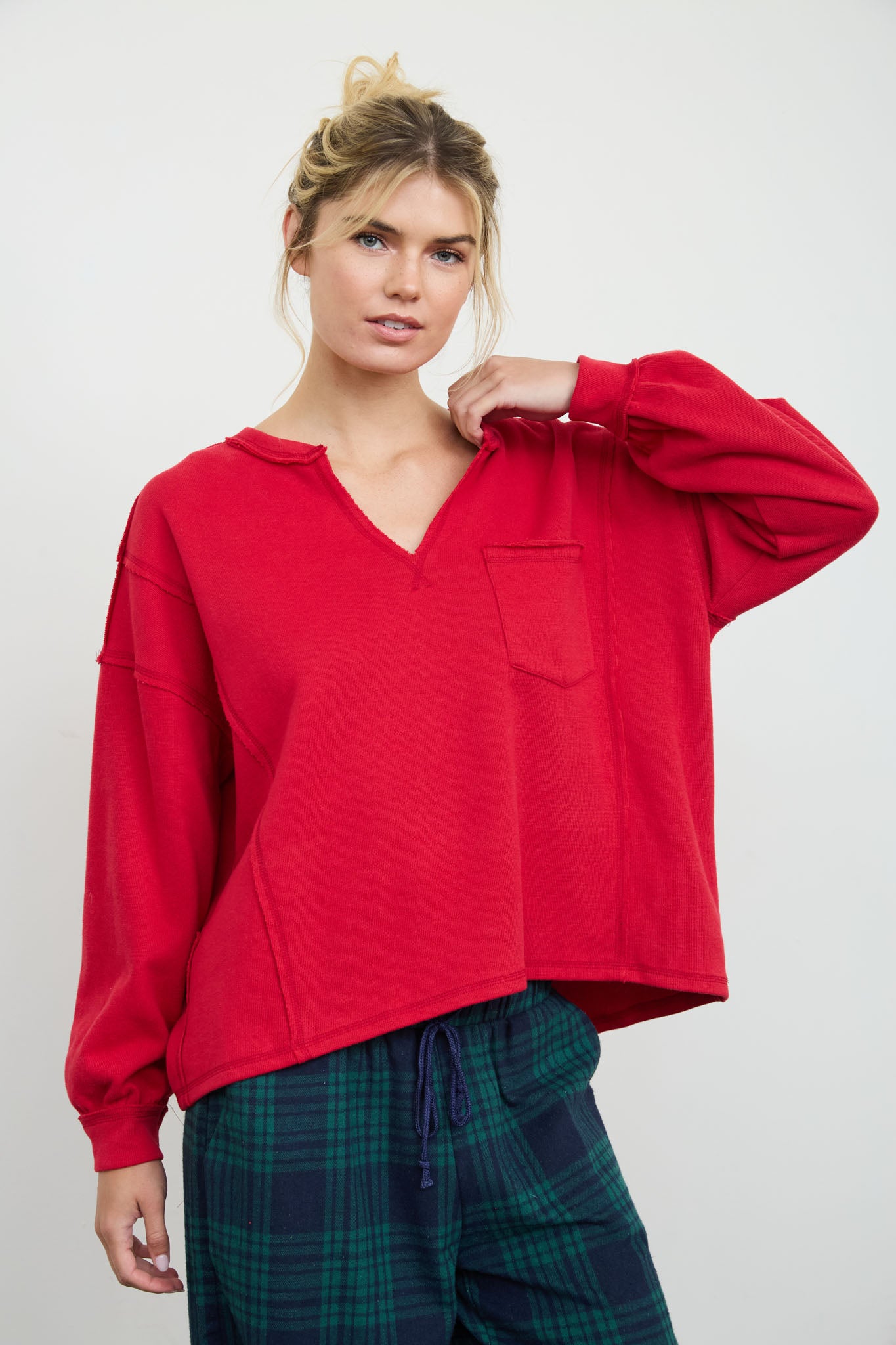 NOTCH NECK RAW TRIM PATCH POCKET KNIT TOP (PRE-ORDER)