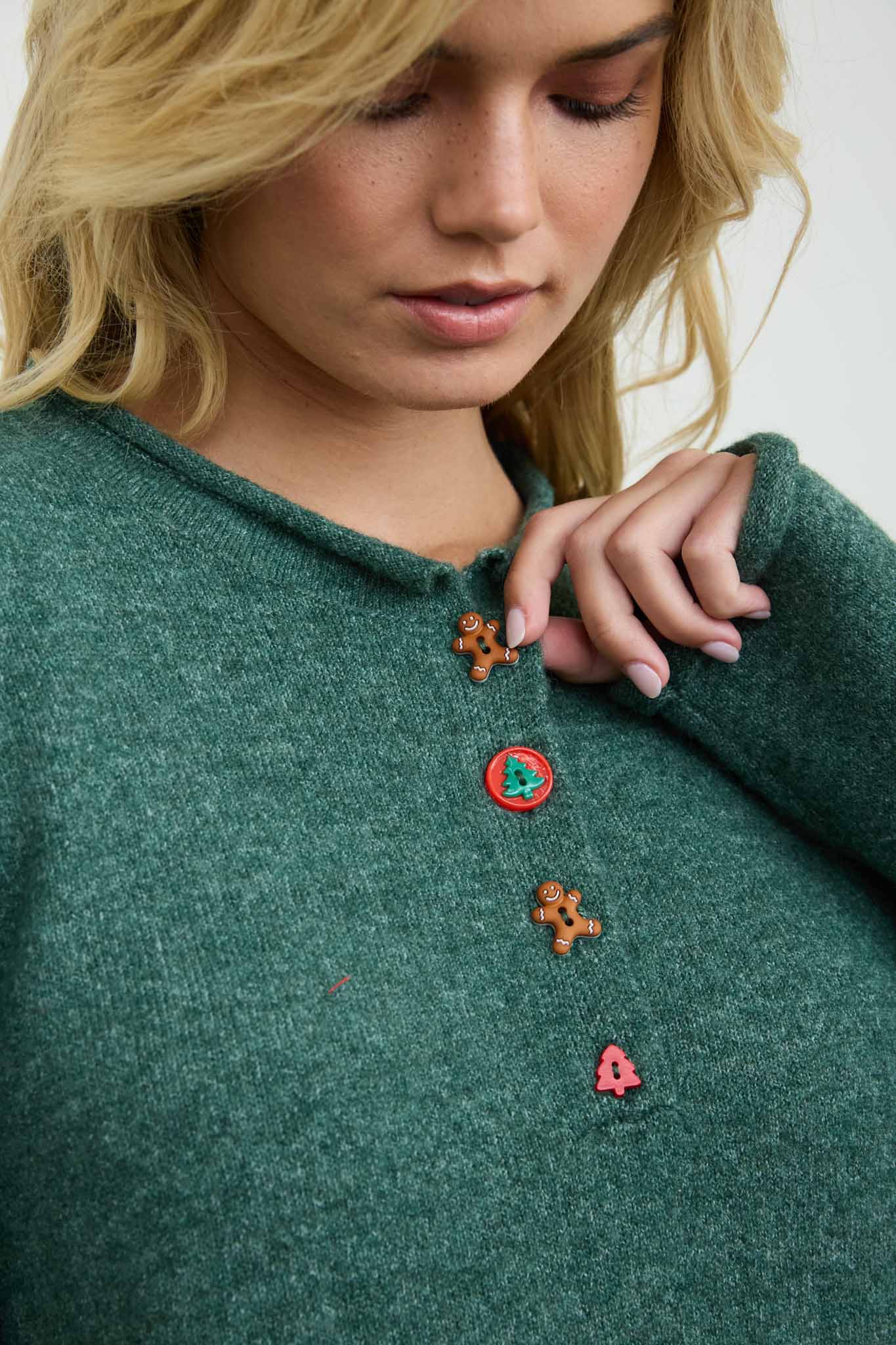 NOVELTY HOLIDAY BUTTON HENLEY PULLOVER SWEATER (PRE-ORDER)