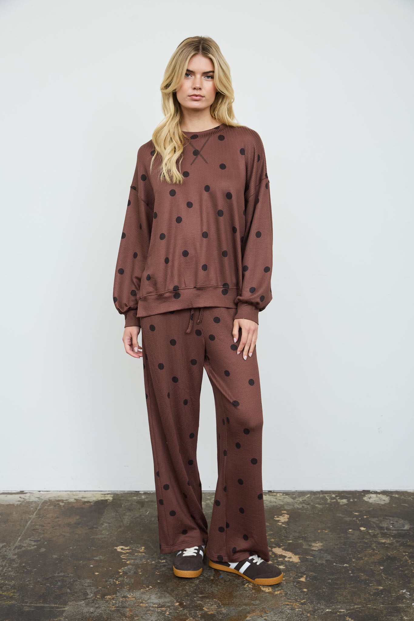 POLKA DOT TEXTURED DRAWSTRING WIDE LEG PANTS