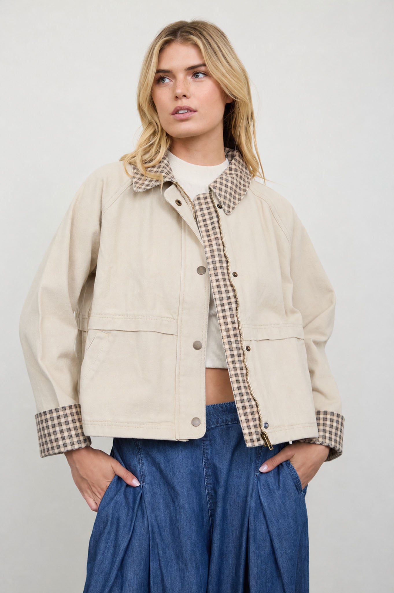 GINGHAM COLLAR CONTRAST SNAP BUTTON JACKET (PRE-ORDER)