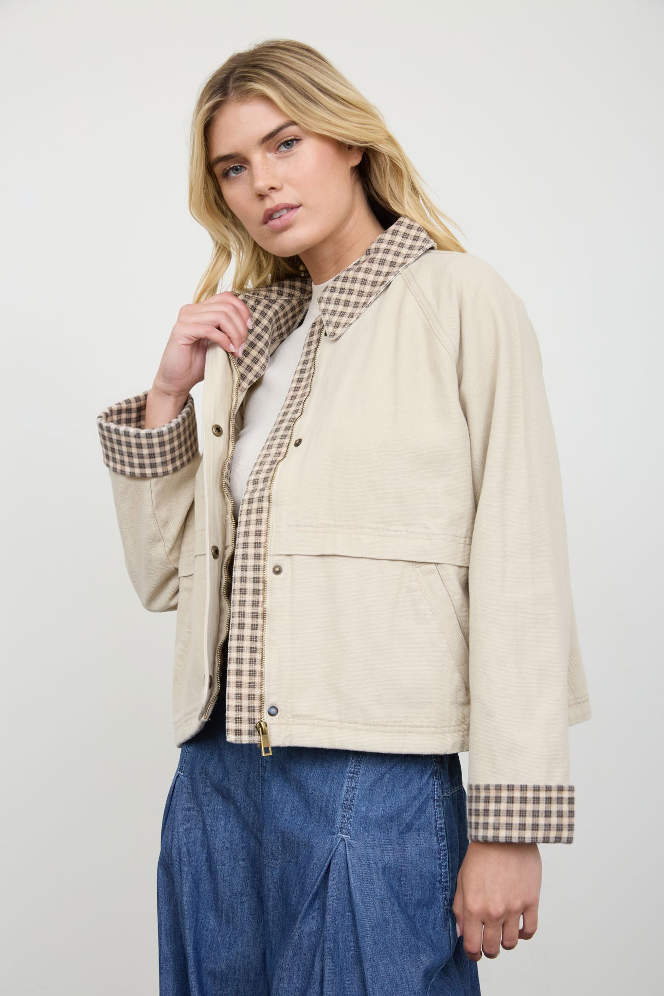 GINGHAM COLLAR CONTRAST SNAP BUTTON JACKET (PRE-ORDER)