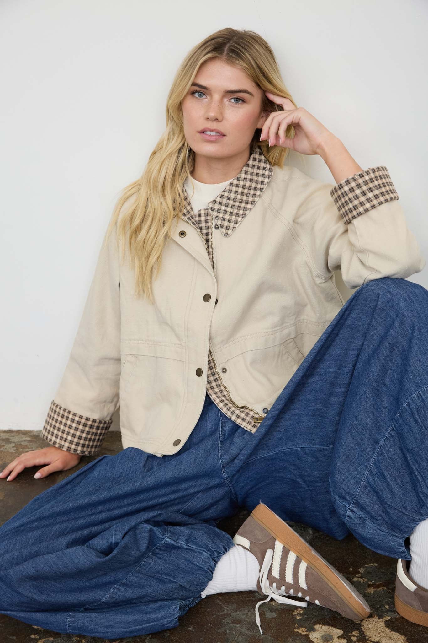 GINGHAM COLLAR CONTRAST SNAP BUTTON JACKET (PRE-ORDER)