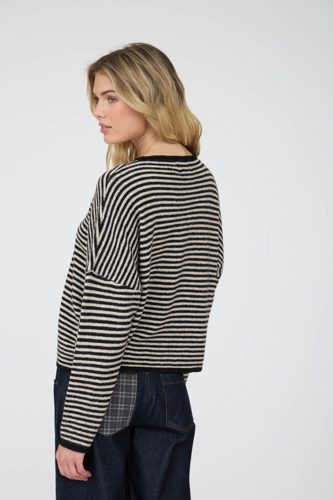 STRIPE RAW EDGE BUTTON DOWN LONG SLEEVE CARDIGAN (PRE-ORDER)