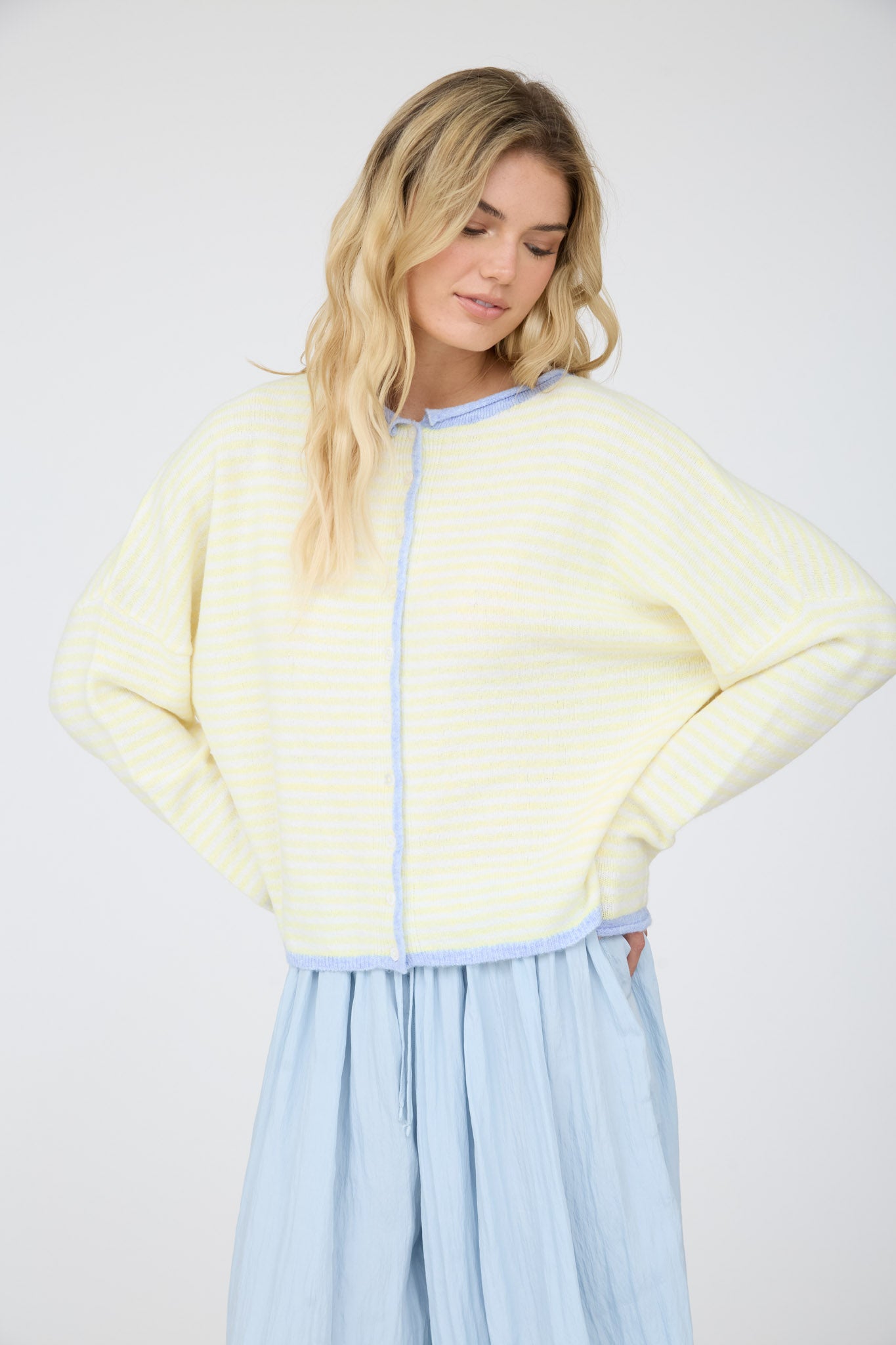 STRIPE RAW EDGE BUTTON DOWN LONG SLEEVE CARDIGAN (PRE-ORDER)