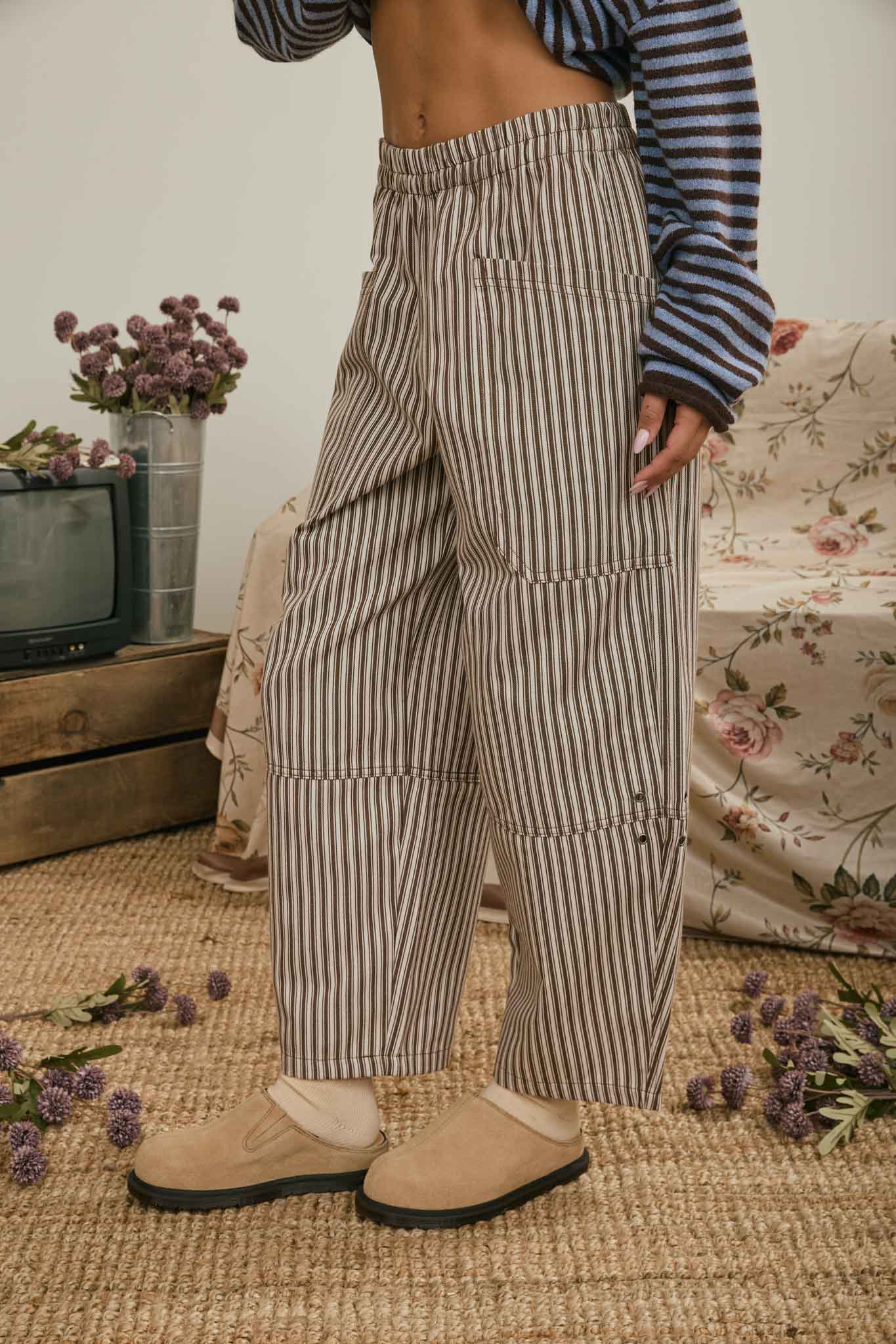STRIPE POCKET DETAIL WIDE LEG PANTS