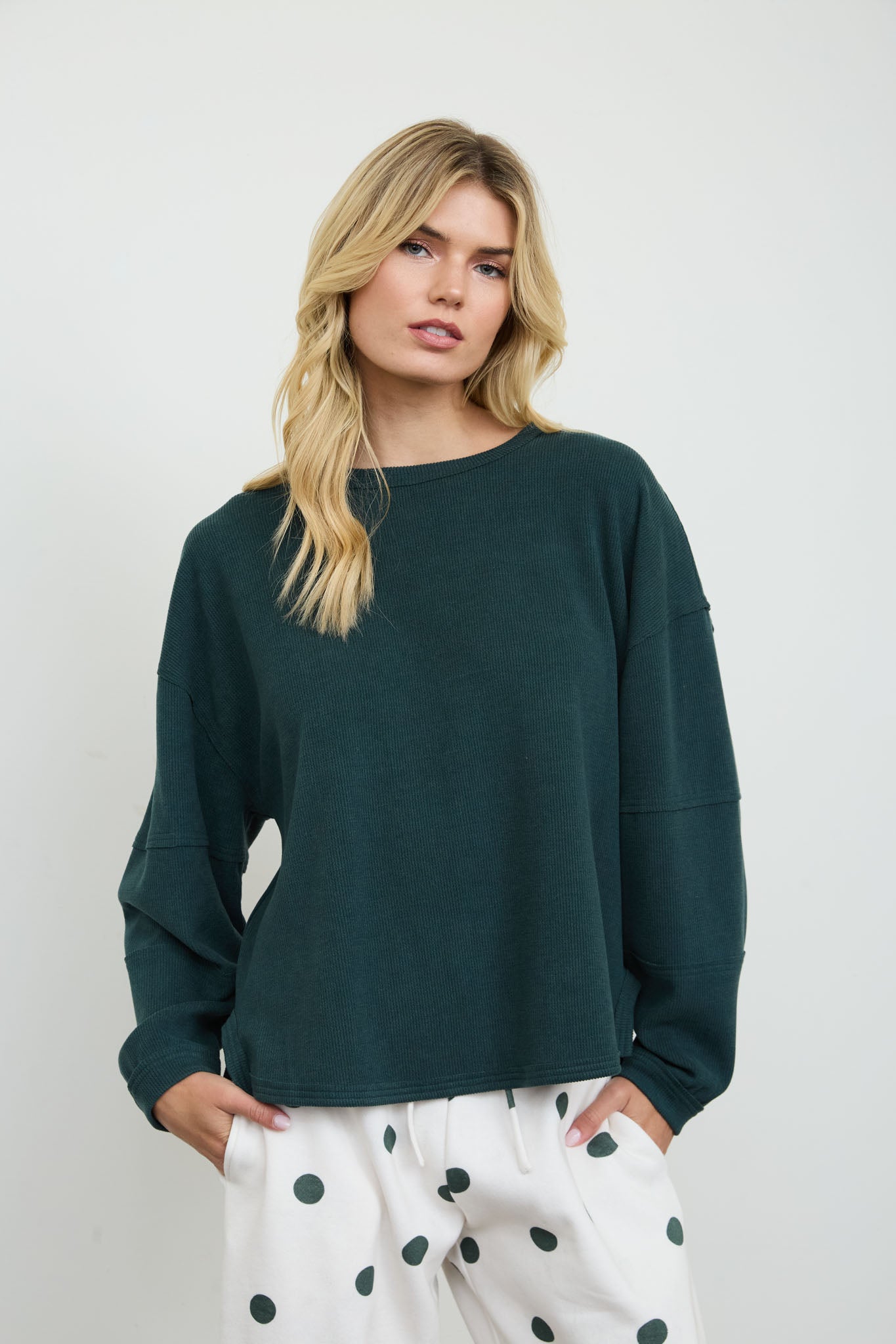 RIBBED EXTENDED SHOULDER BOXY CREW NECK KNIT TOP