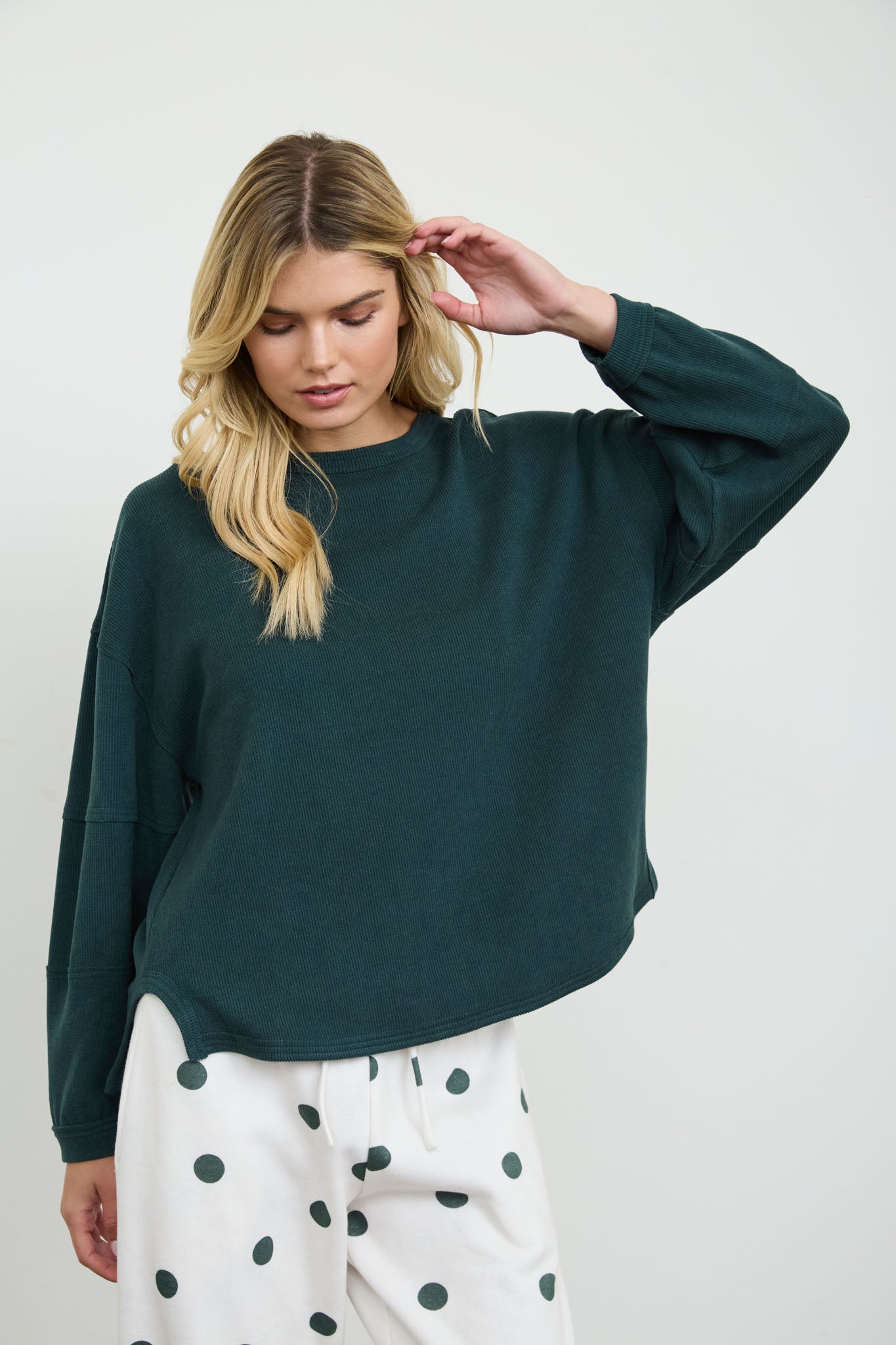 RIBBED EXTENDED SHOULDER BOXY CREW NECK KNIT TOP