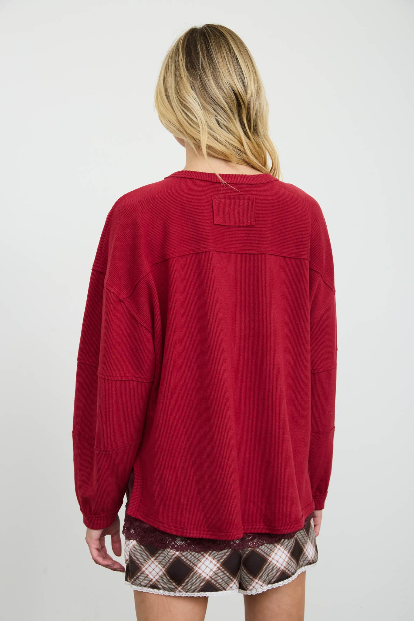 RIBBED EXTENDED SHOULDER BOXY CREW NECK KNIT TOP