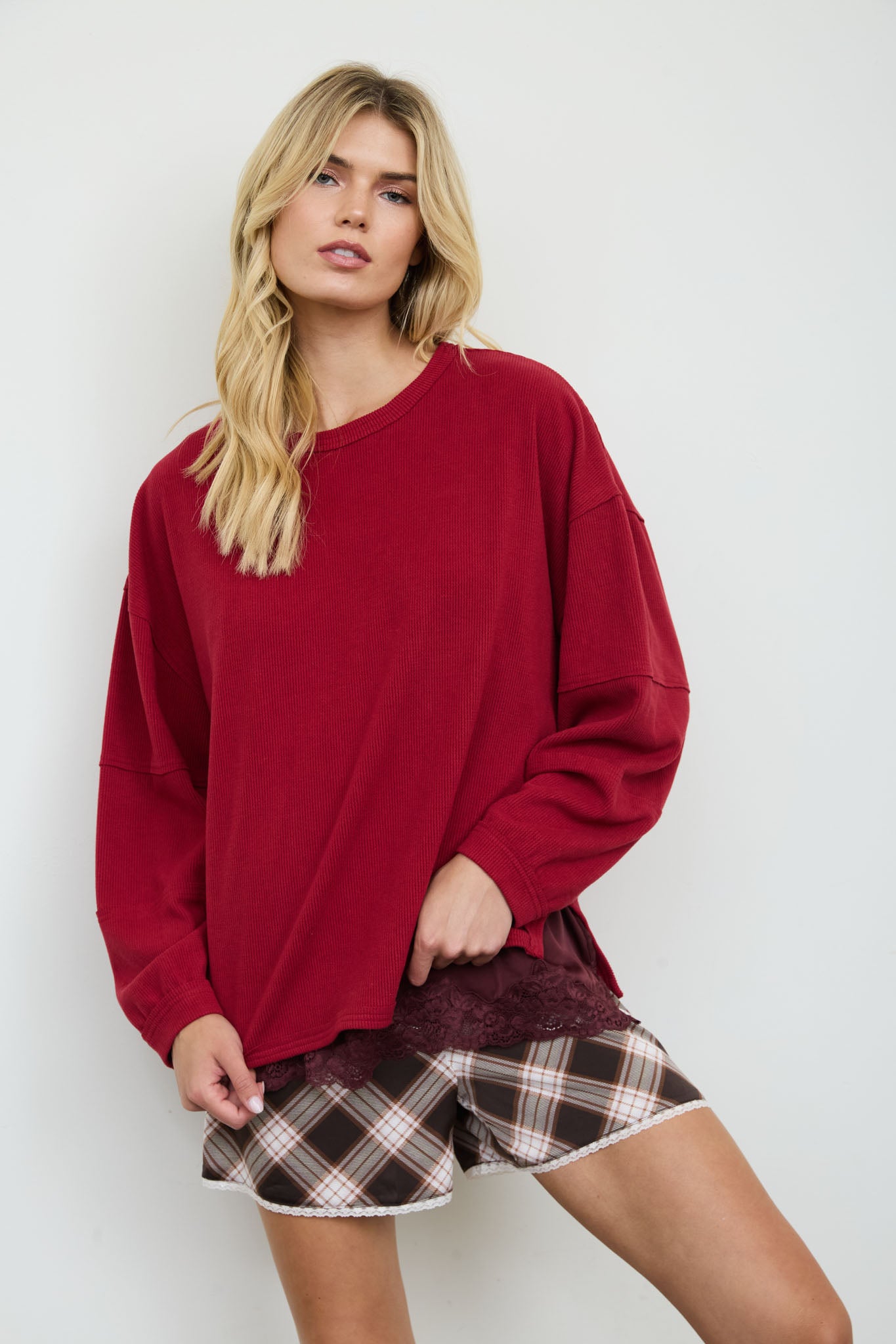 RIBBED EXTENDED SHOULDER BOXY CREW NECK KNIT TOP