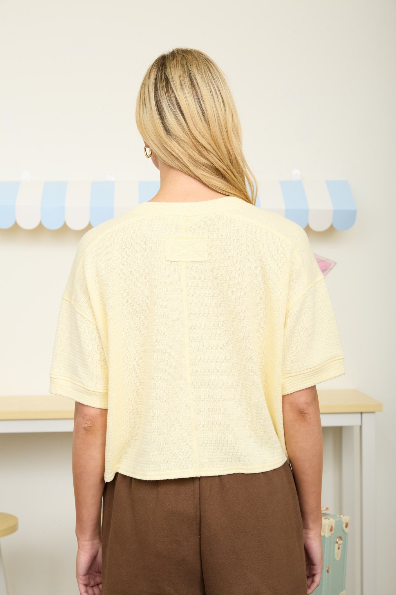 TEXTURED KNIT BUTTON DOWN SHORT SLEEVE CARDIGAN