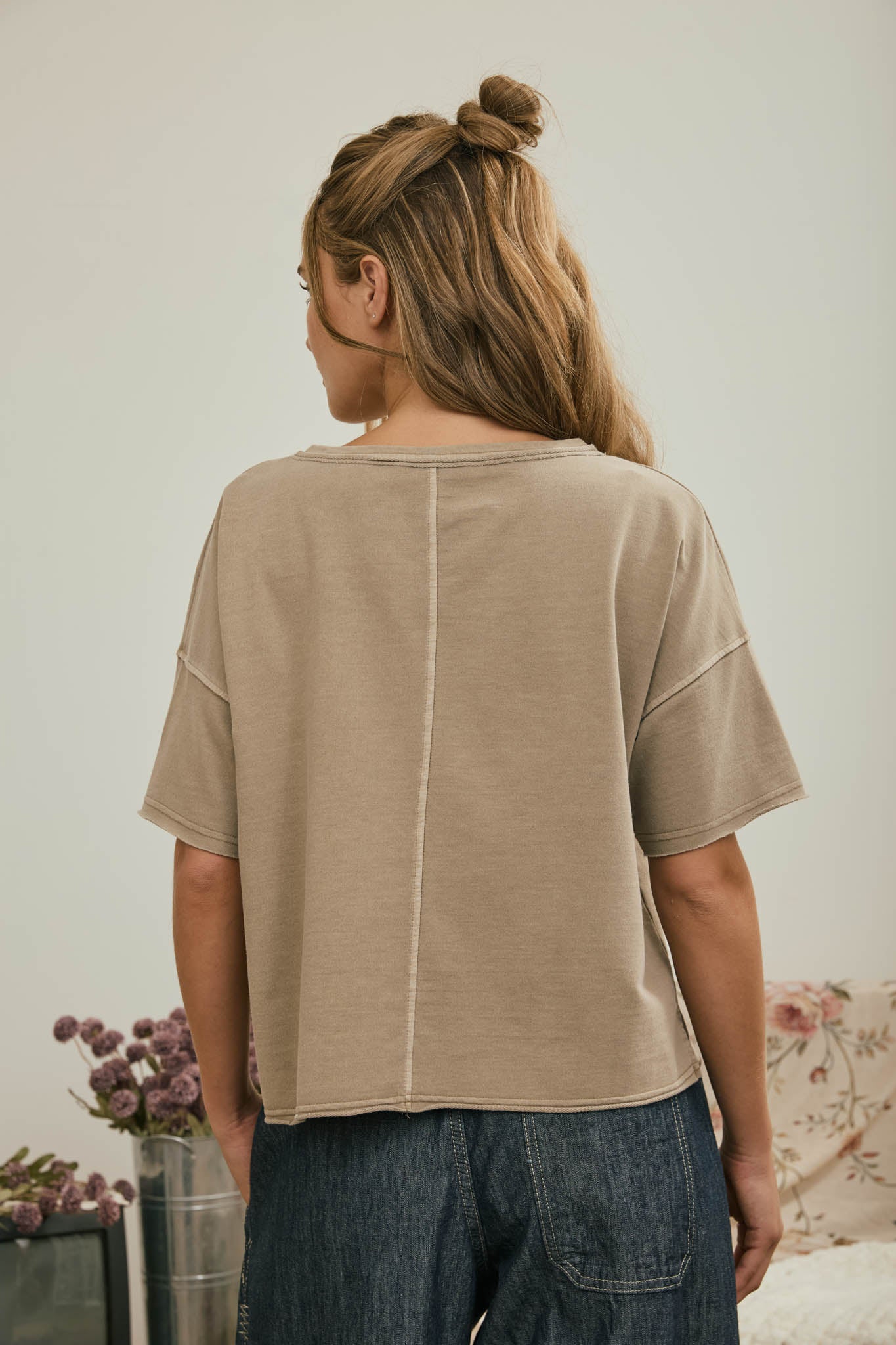 WASHED SPLIT NECK RAW EDGE SHORT SLEEVE KNIT TOP