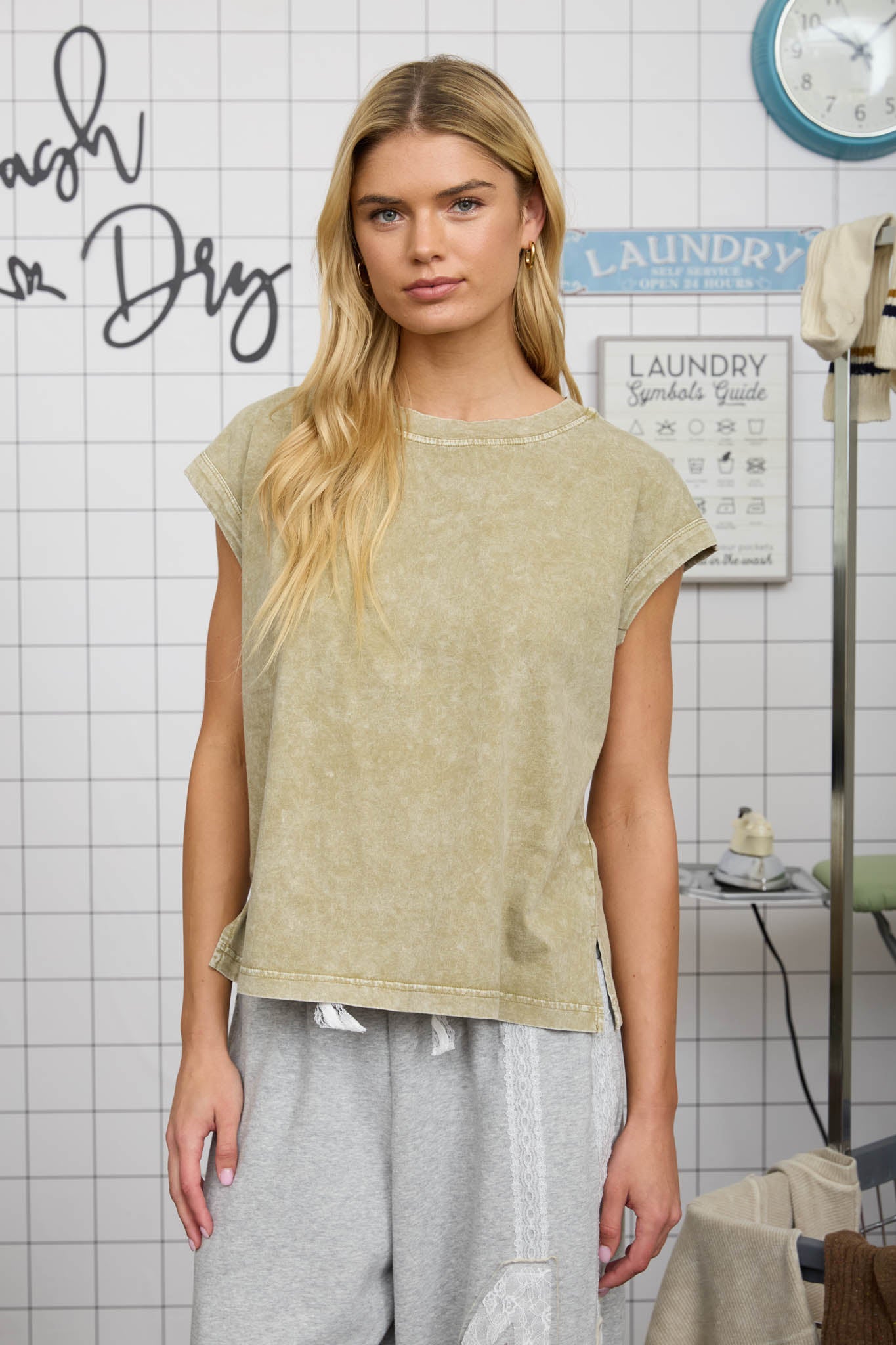 WASHED EXTENDED SHOULDER KNIT T-SHIRT