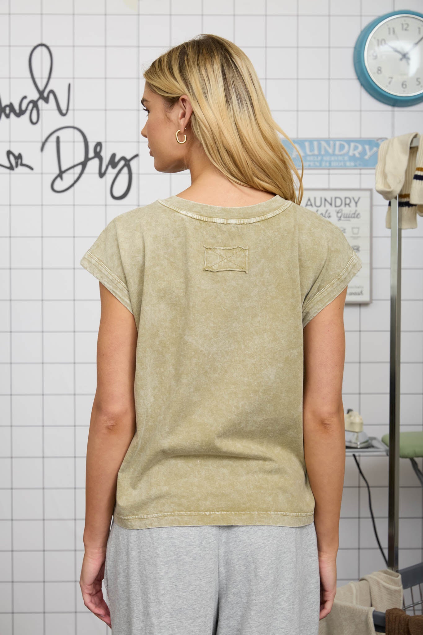 WASHED EXTENDED SHOULDER KNIT T-SHIRT