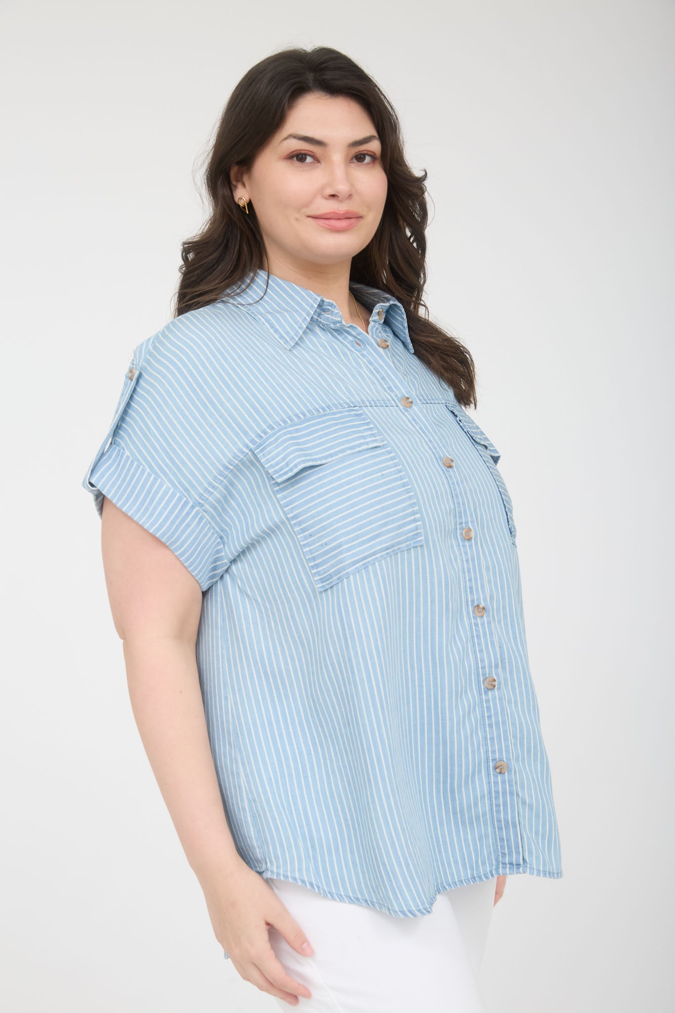 STRIPE COLLARED POCKET DETAIL CHAMBRAY TOP