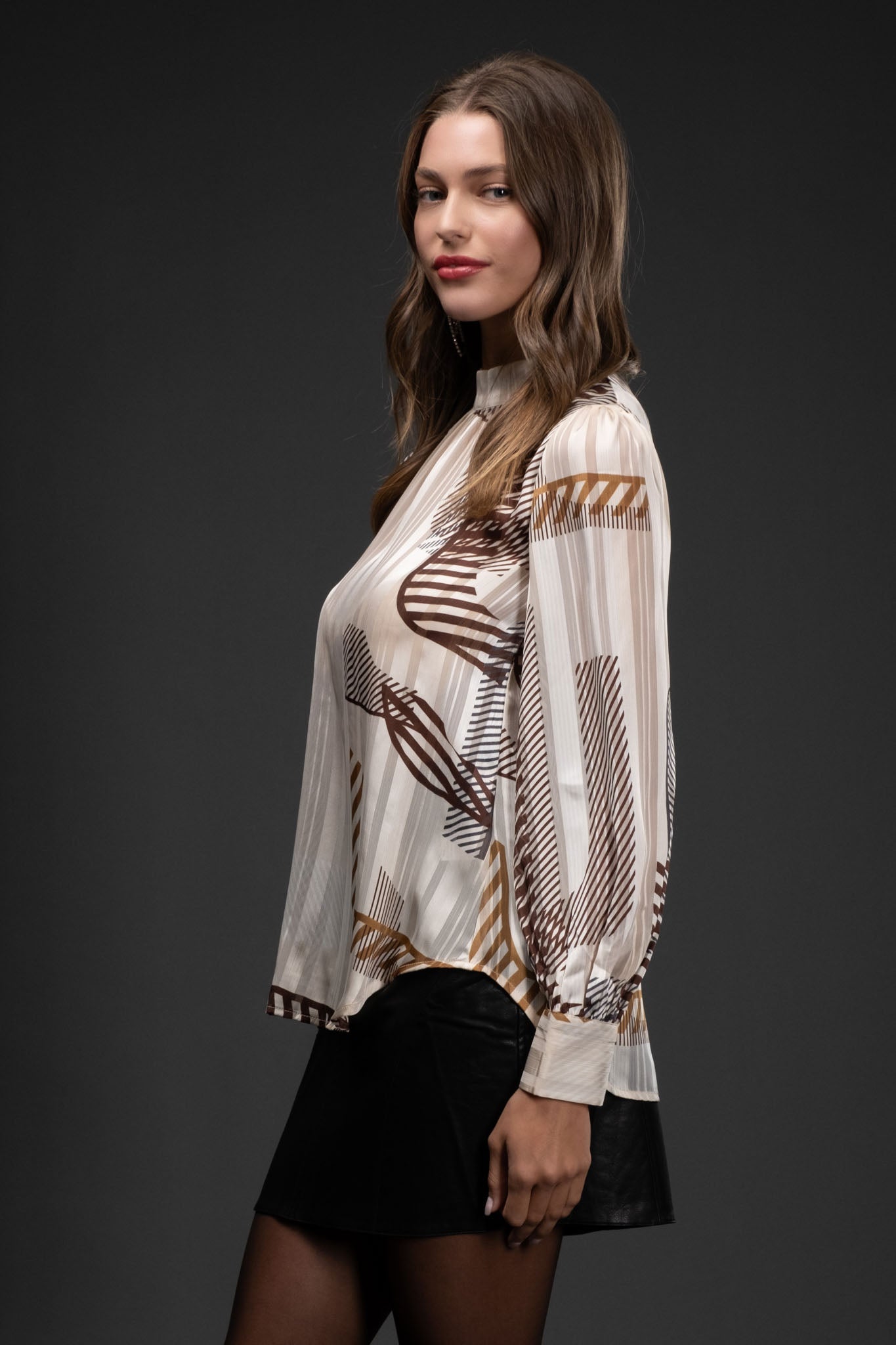 ABSTRACT PRINT LONG SLEEVE WOVEN TOP