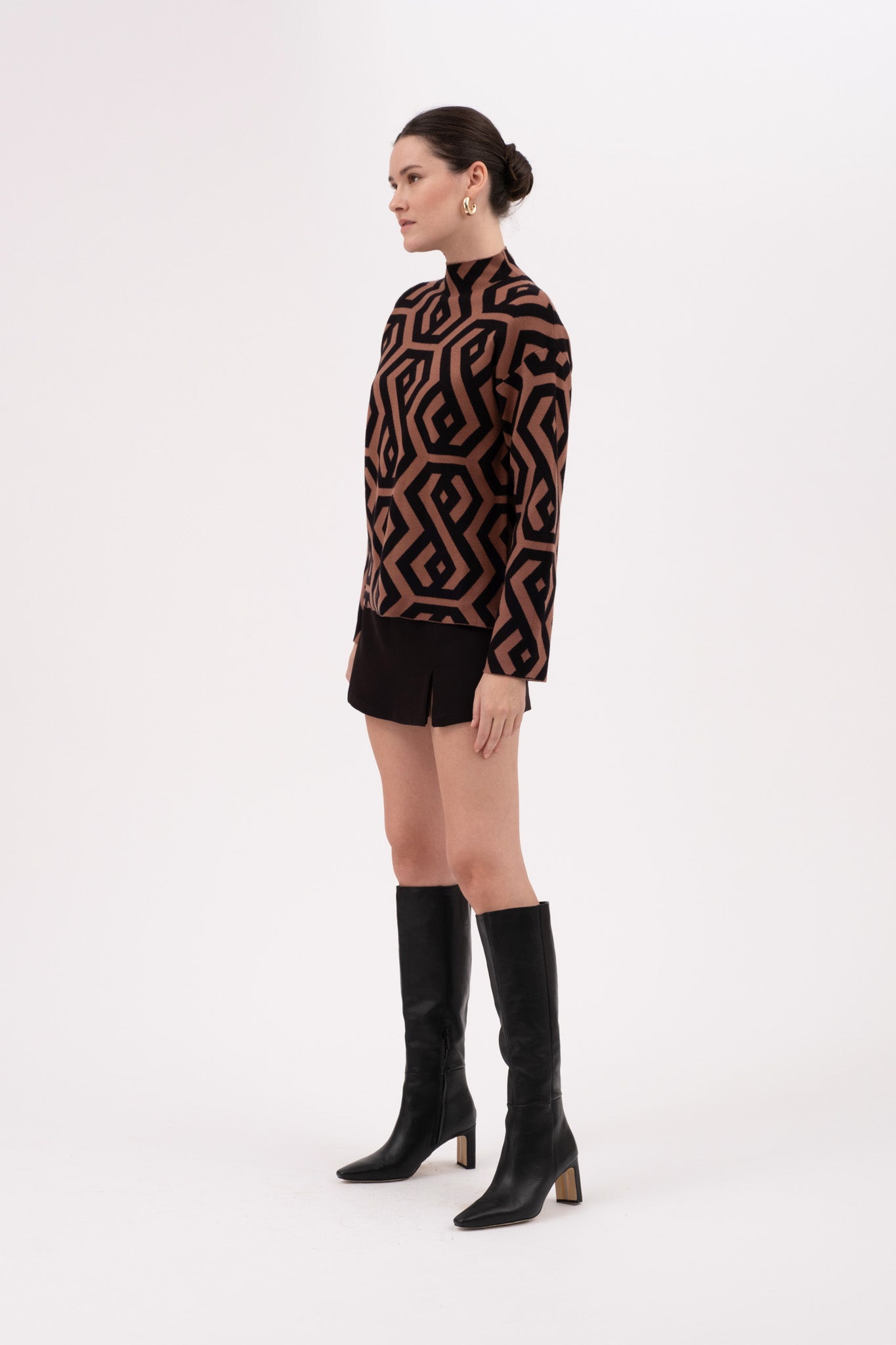 GEO PATTERN TURTLENECK KNIT PULLOVER SWEATER