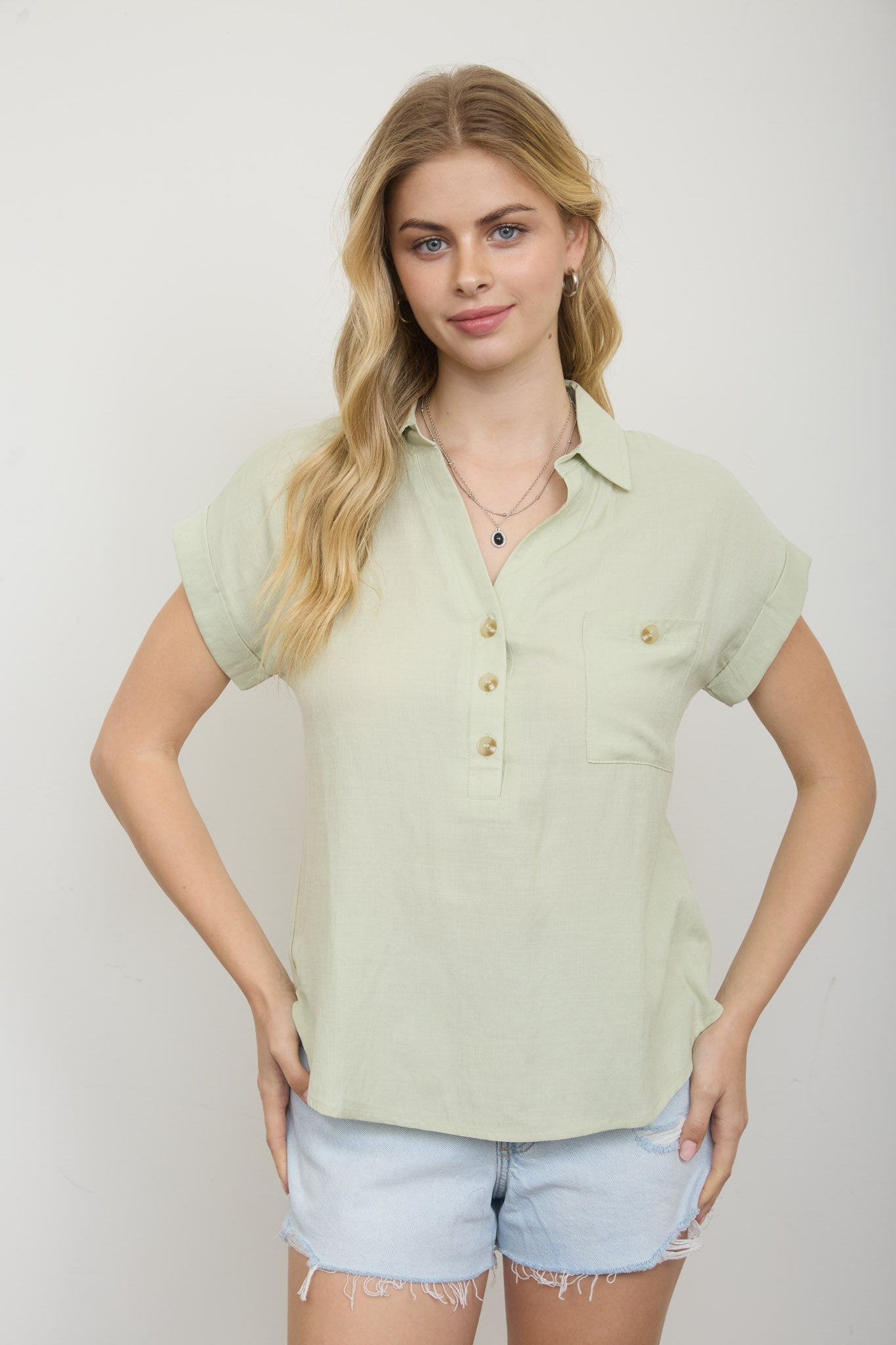 RELAXED FIT SOLID WOVEN TOP