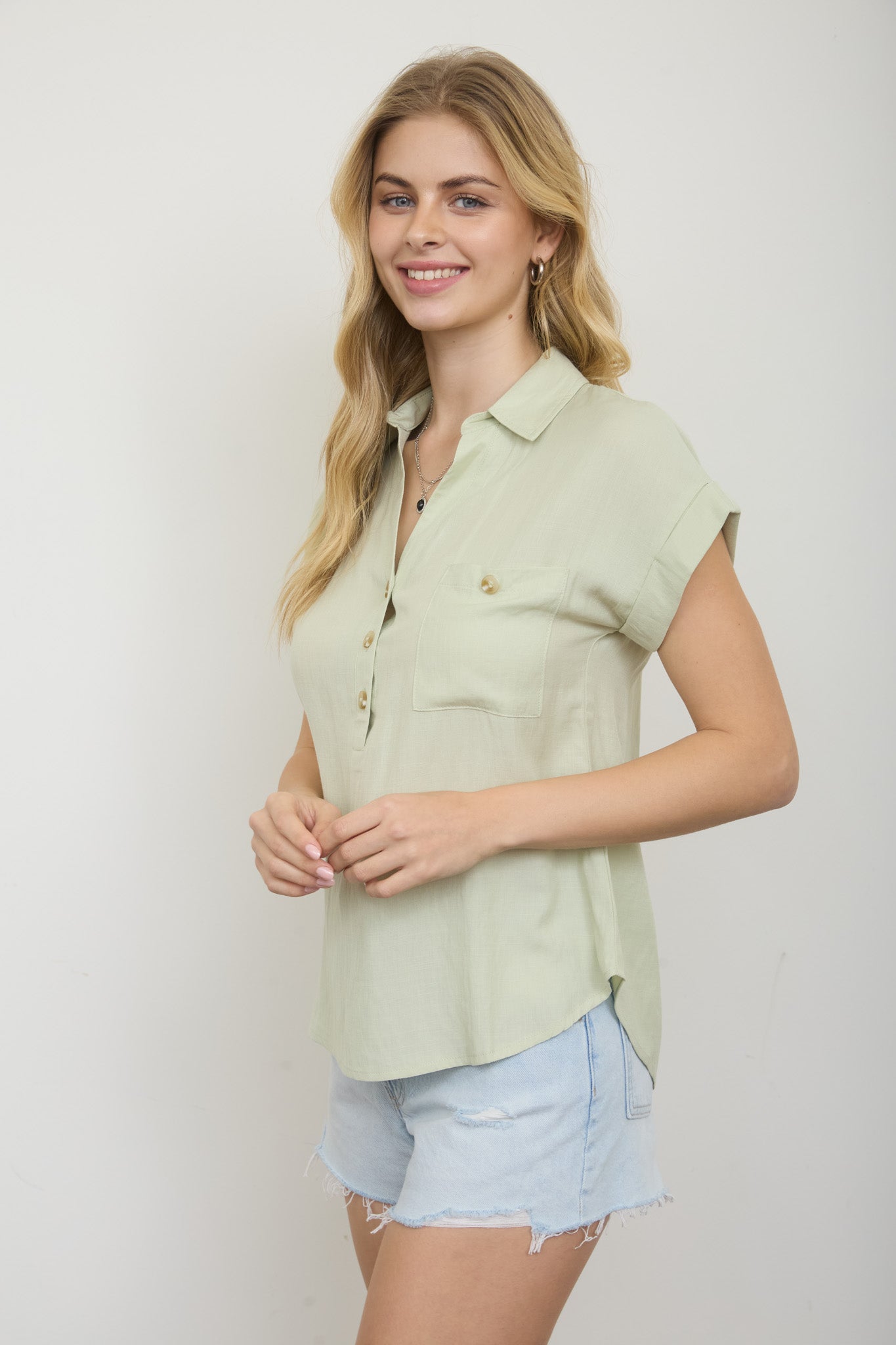 RELAXED FIT SOLID WOVEN TOP