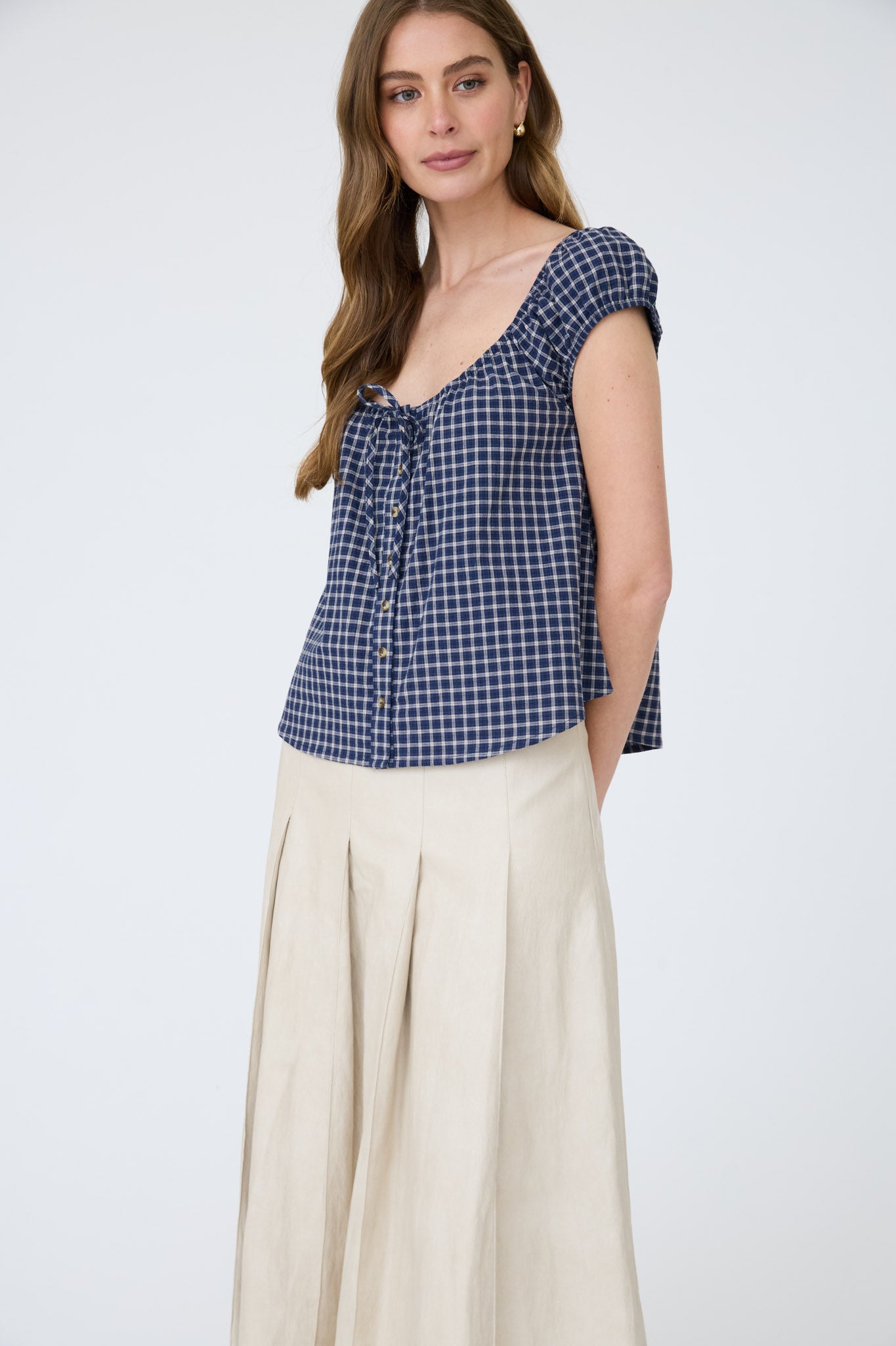 PLAID FRONT TIE BUTTON DOWN SHORT SLEEVE TOP