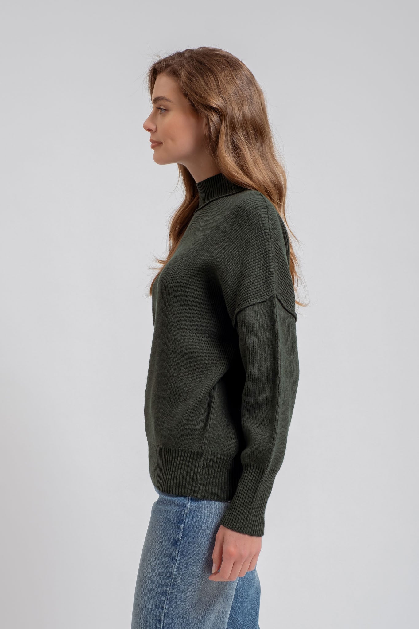 MOCK NECK RIBBED SWEATER