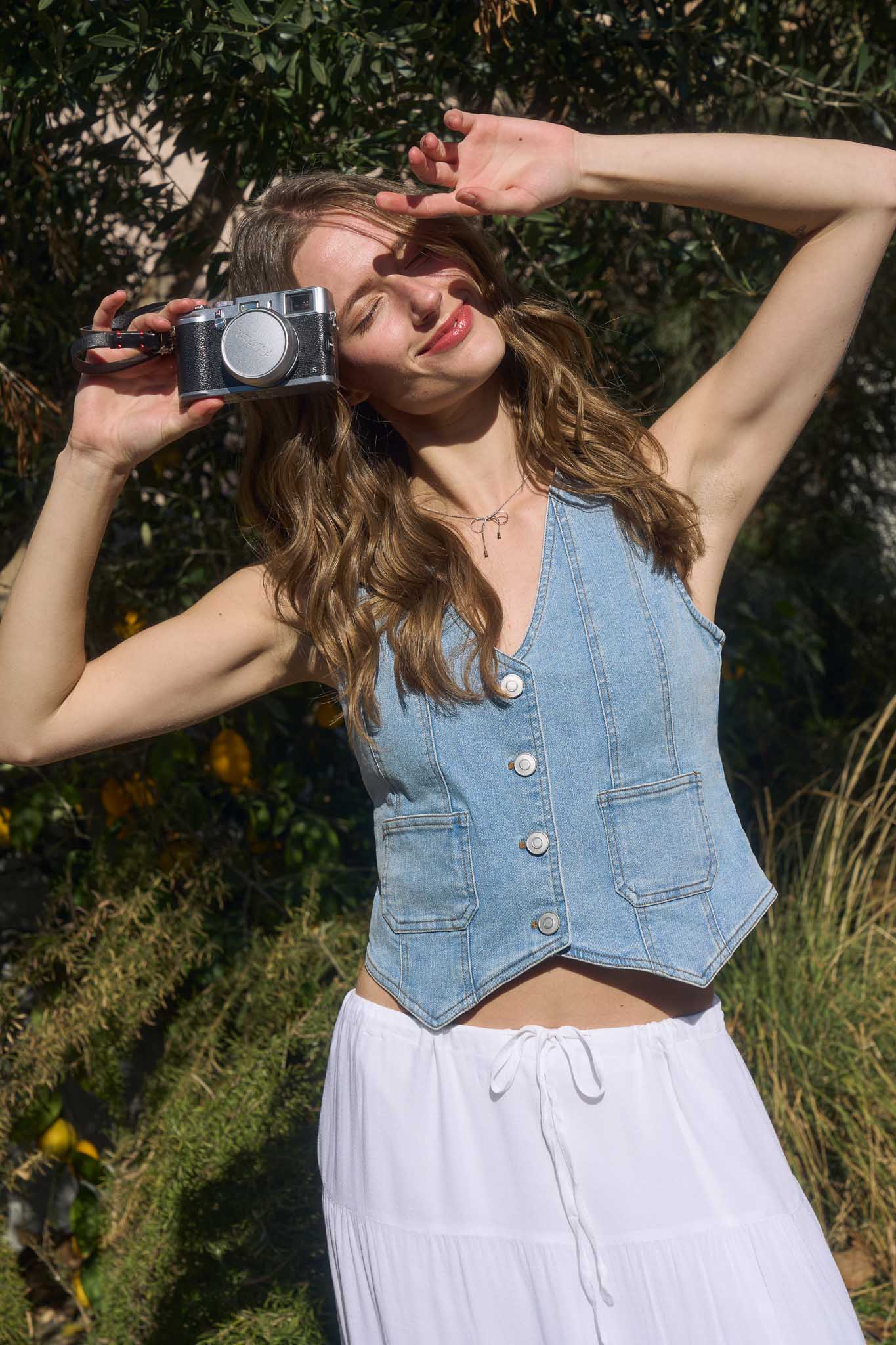 V NECK BUTTON DOWN DENIM VEST (PRE-ORDER)