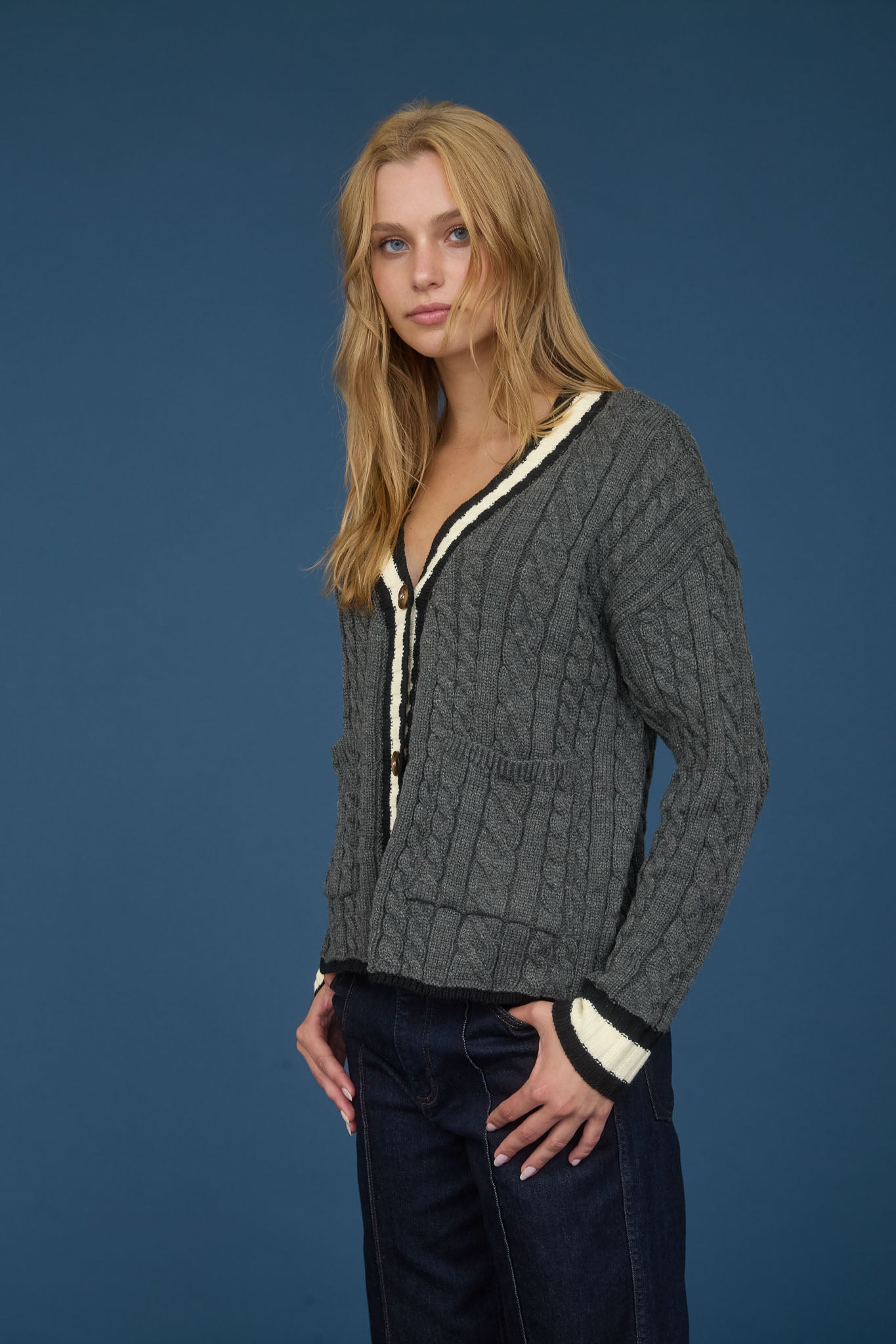 CONTRAST STRIPE TRIM CABLE KNIT BOYFRIEND CARDIGAN