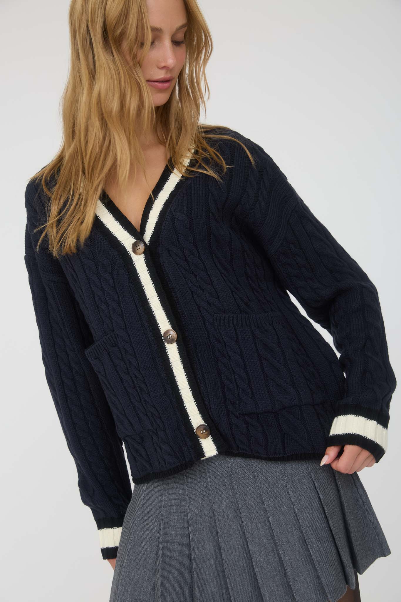 CONTRAST STRIPE TRIM CABLE KNIT BOYFRIEND CARDIGAN