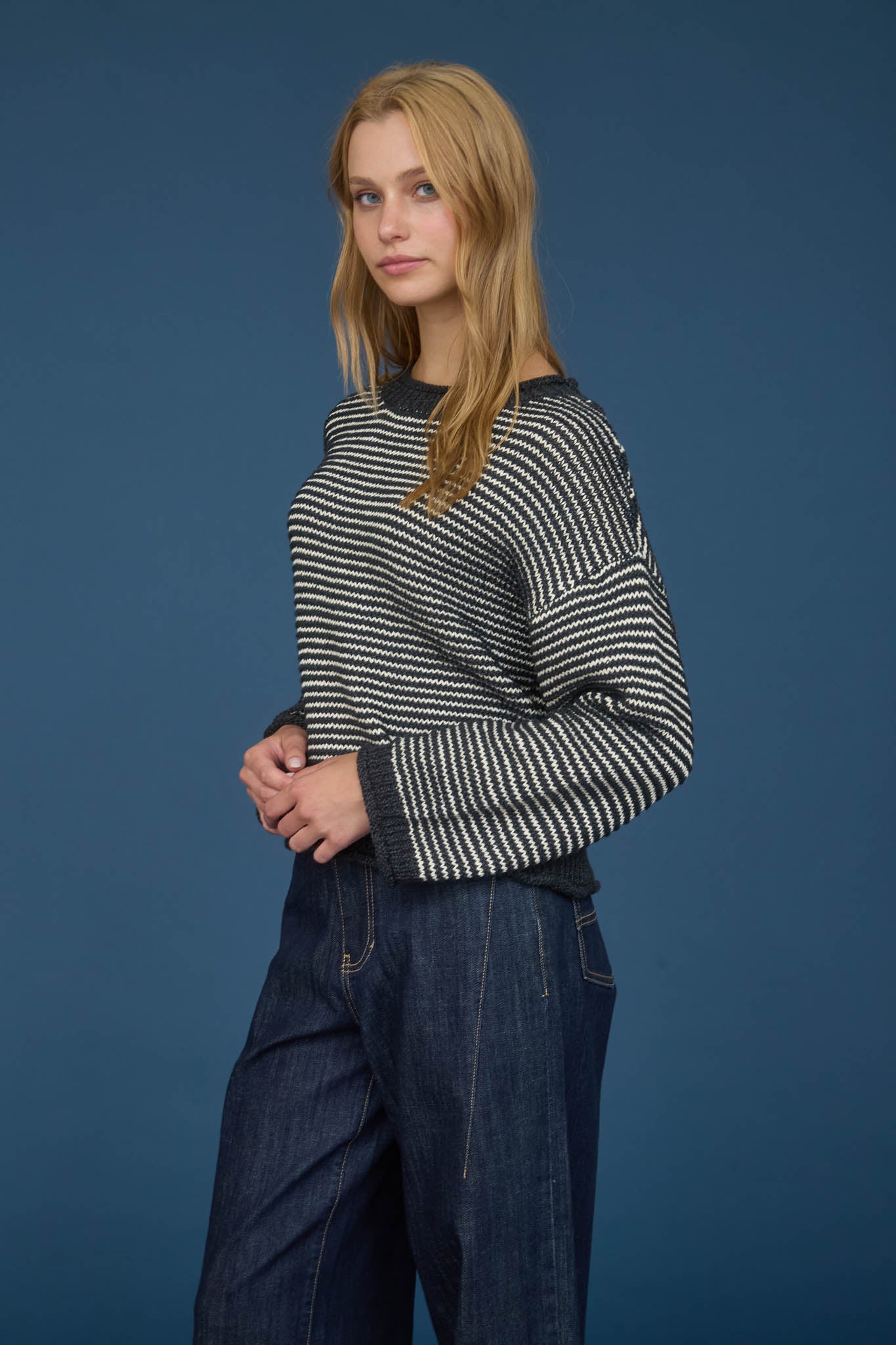 STRIPE RAW EDGE DETAIL LONG SLEEVE KNIT SWEATER