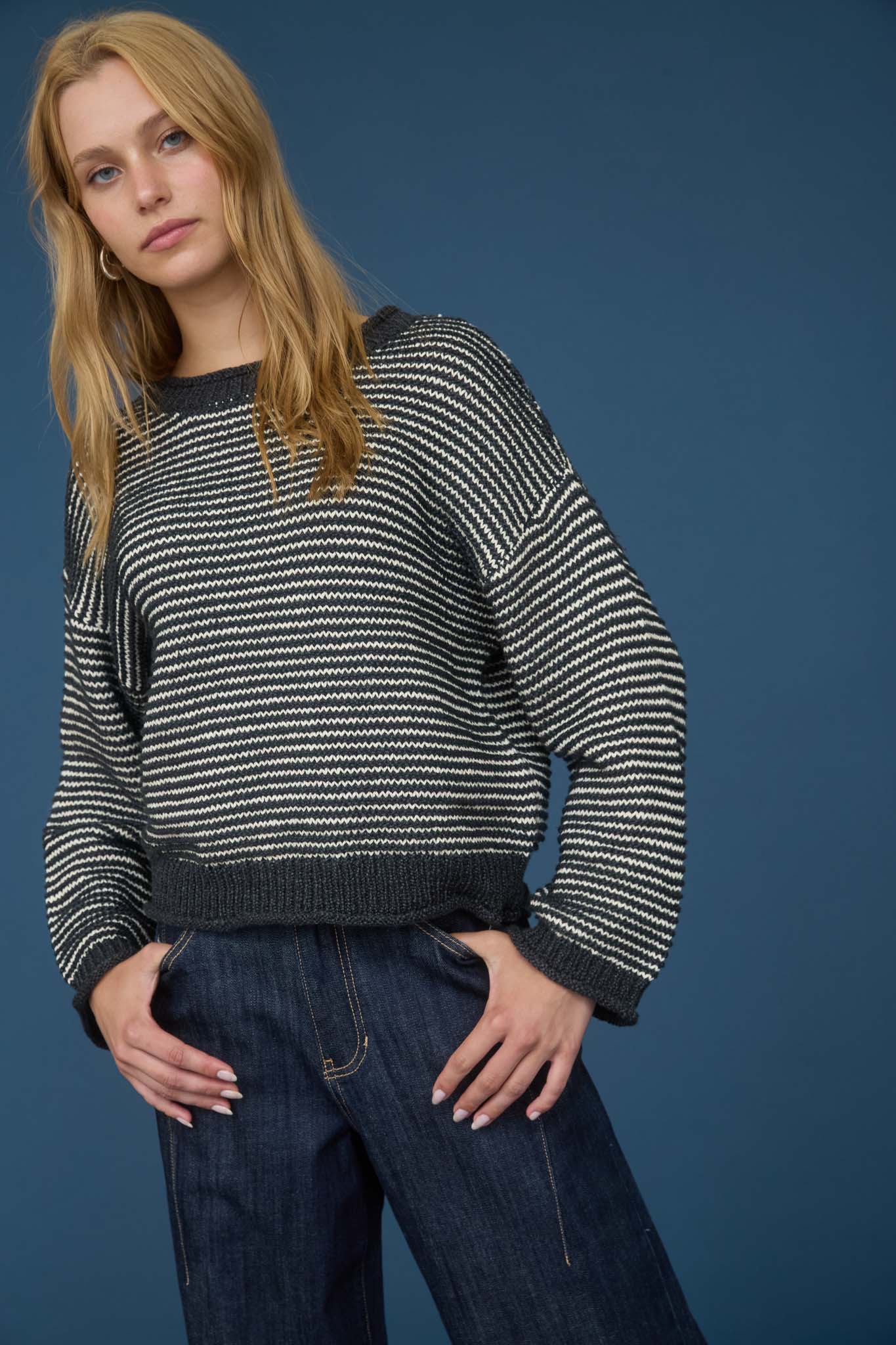 STRIPE RAW EDGE DETAIL LONG SLEEVE KNIT SWEATER