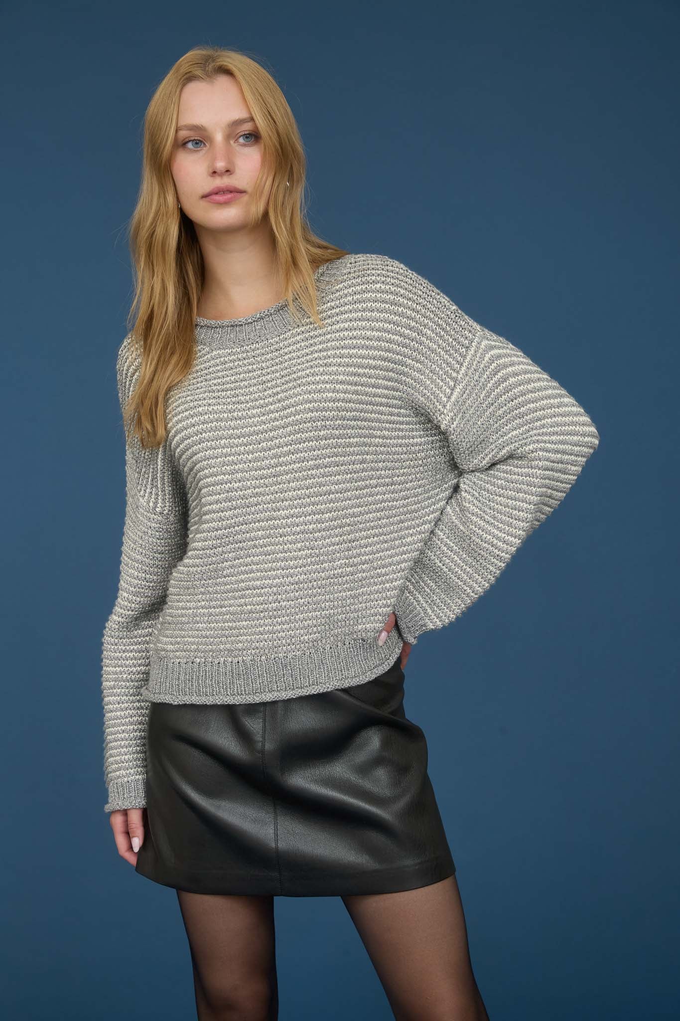 STRIPE RAW EDGE DETAIL LONG SLEEVE KNIT SWEATER