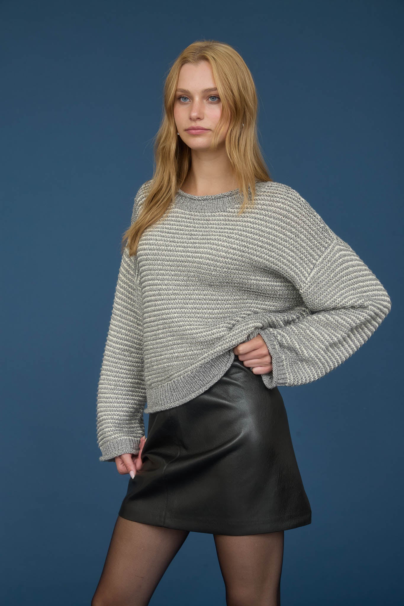 STRIPE RAW EDGE DETAIL LONG SLEEVE KNIT SWEATER