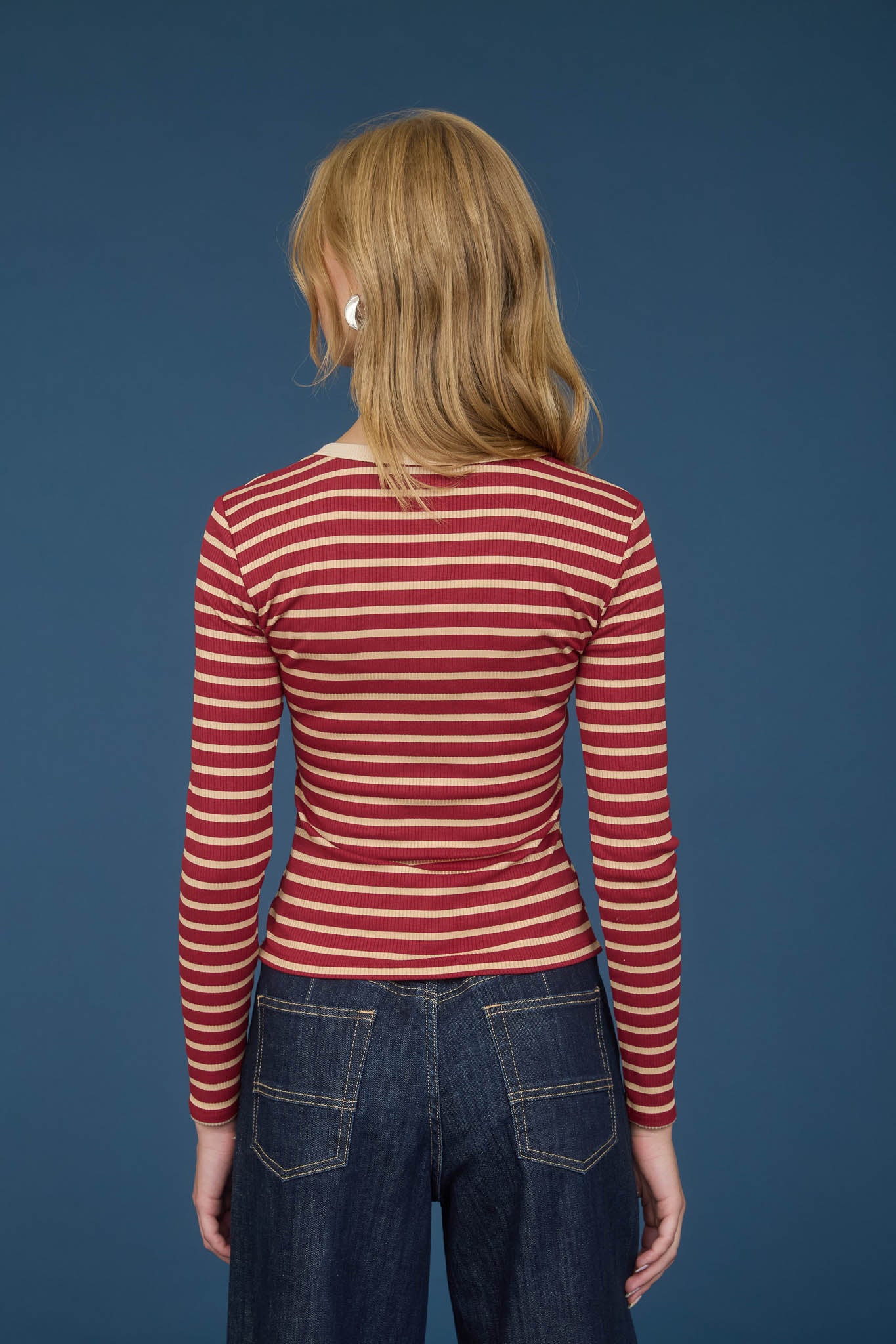 STRIPE SNAP BUTTON HENLEY RIB KNIT TOP