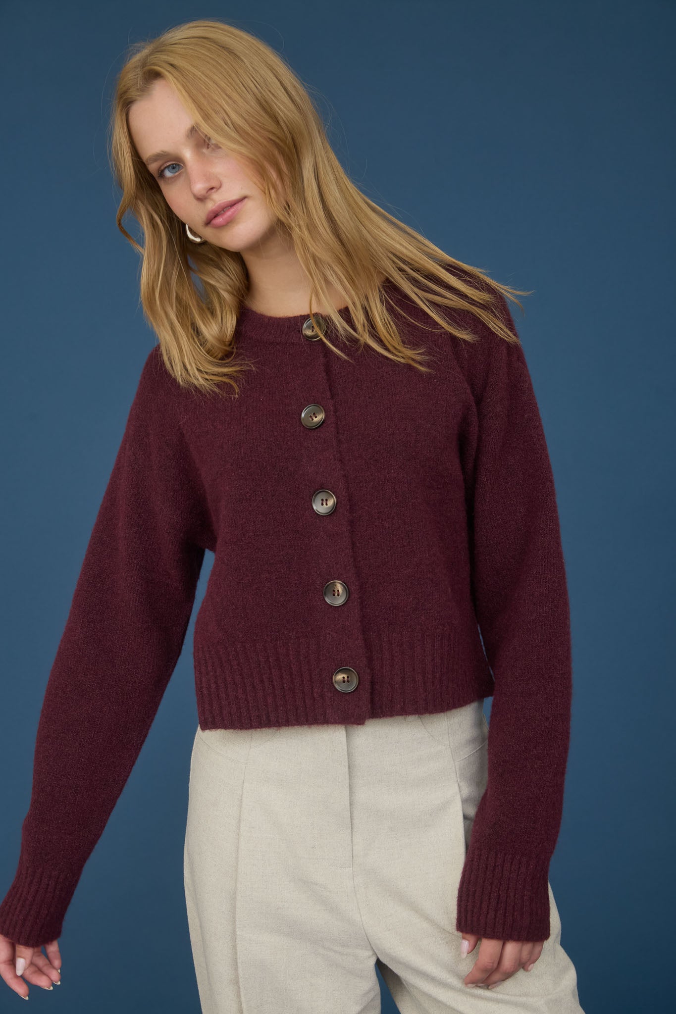 FUZZY KNIT BUTTON DOWN SIDE SPLIT KNIT CARDIGAN