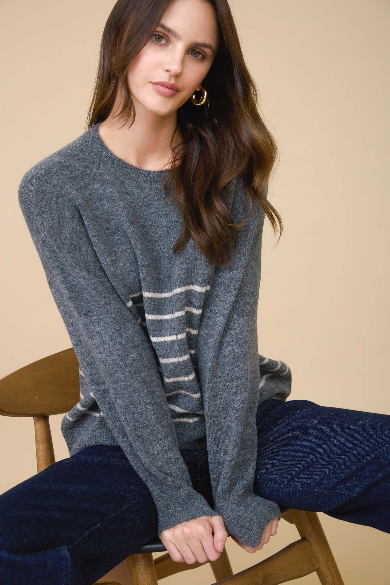STRIPE FRONT SEAM DETAIL LONG SLEEVE SWEATER