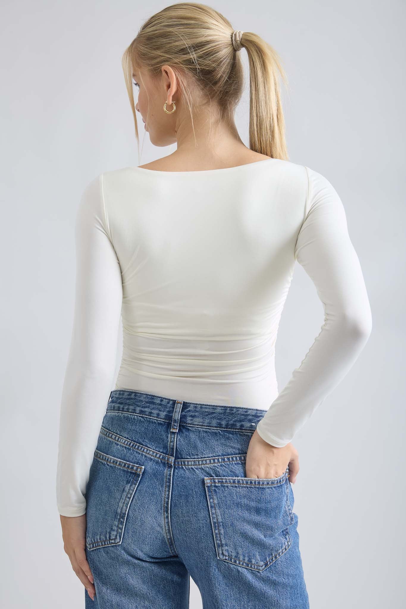 BOAT NECK RUCHED DETAIL LONG SLEEVE KNIT TOP