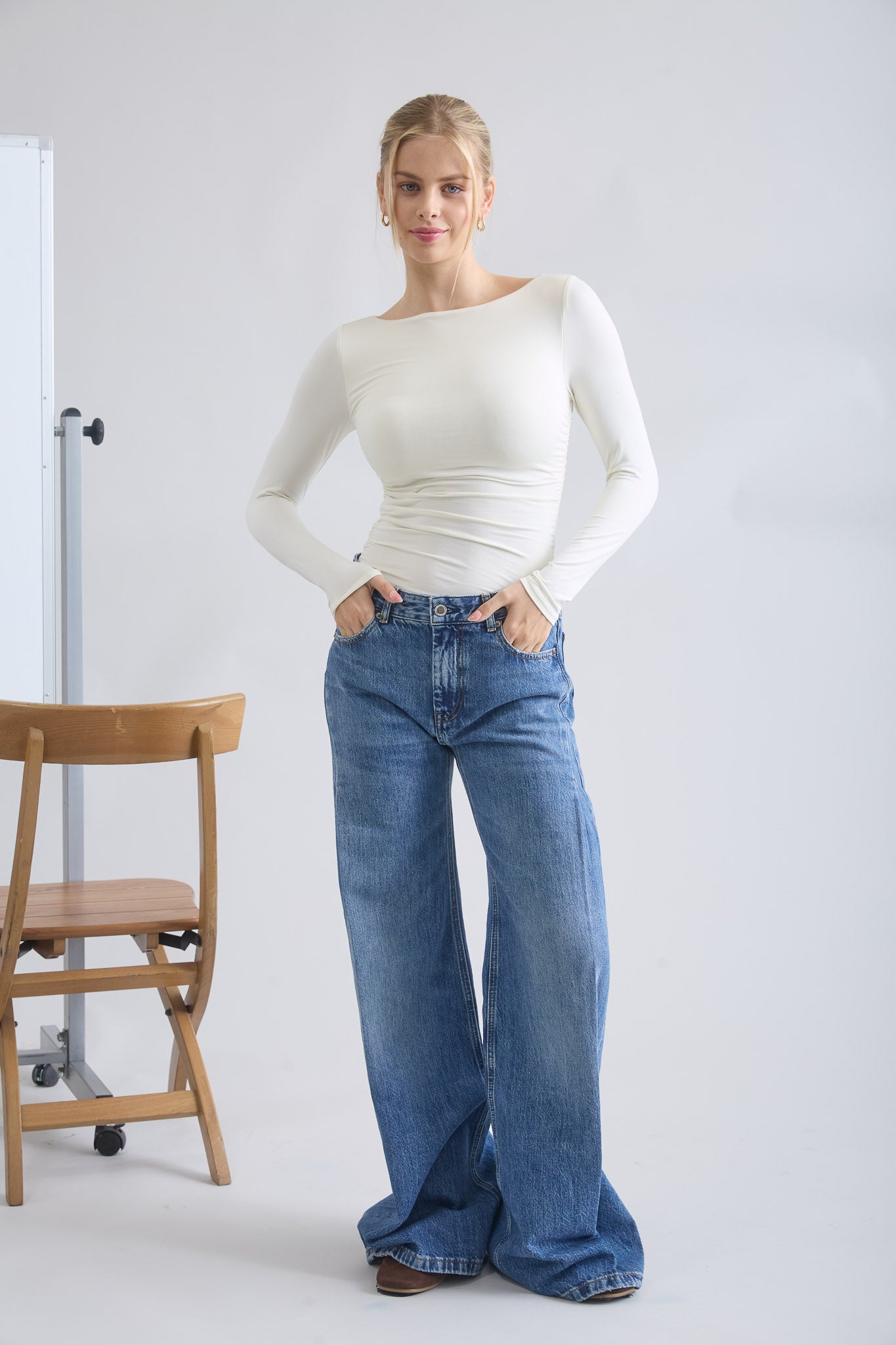 BOAT NECK RUCHED DETAIL LONG SLEEVE KNIT TOP