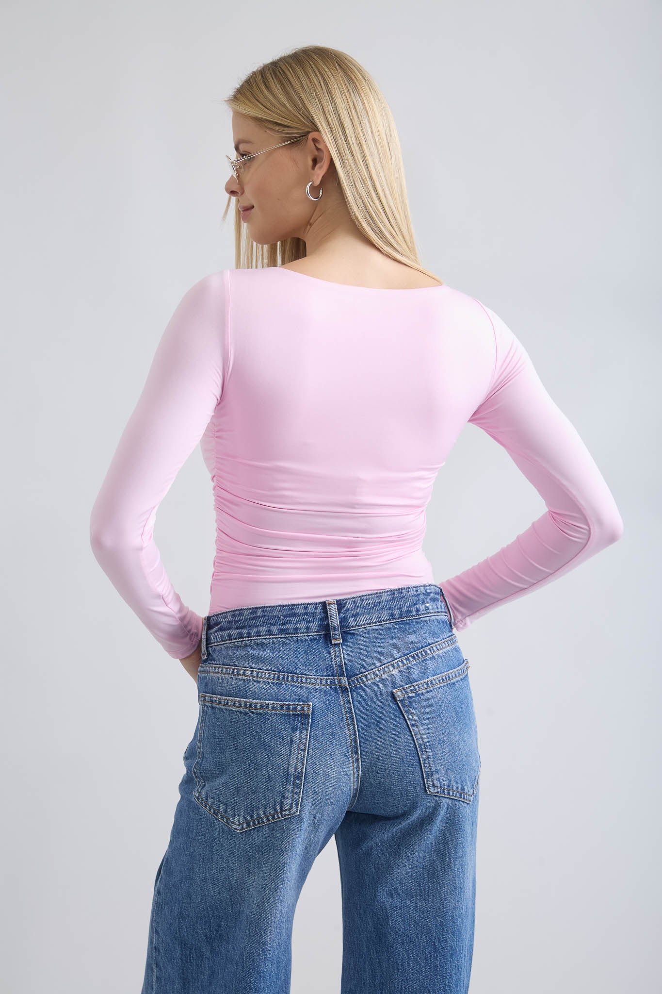 BOAT NECK RUCHED DETAIL LONG SLEEVE KNIT TOP