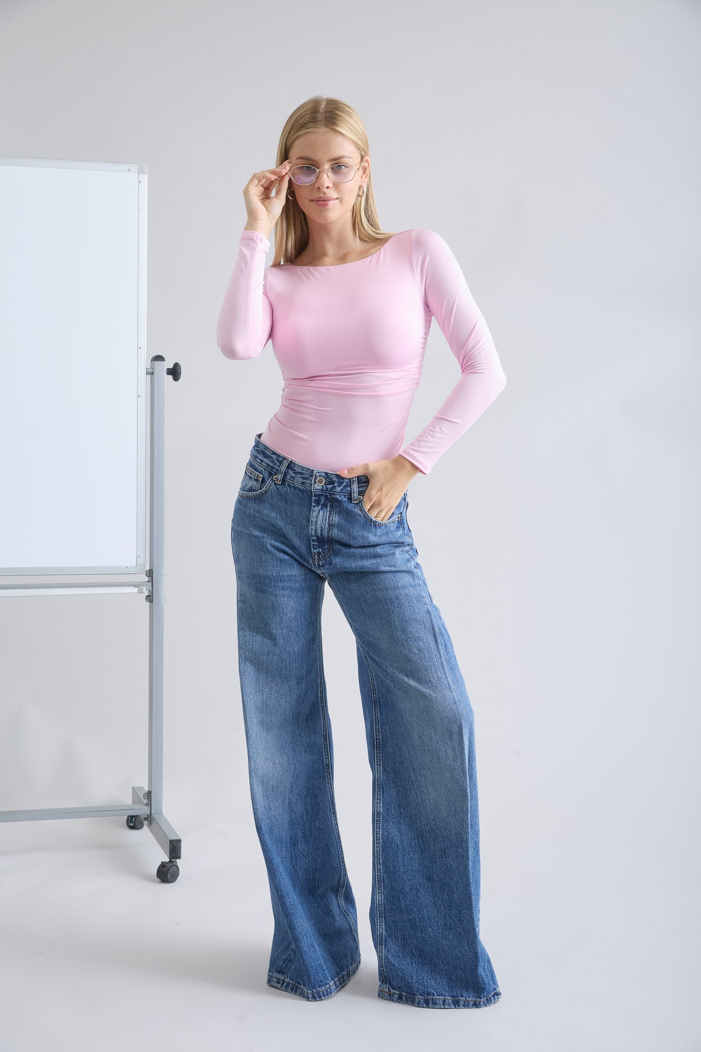 BOAT NECK RUCHED DETAIL LONG SLEEVE KNIT TOP