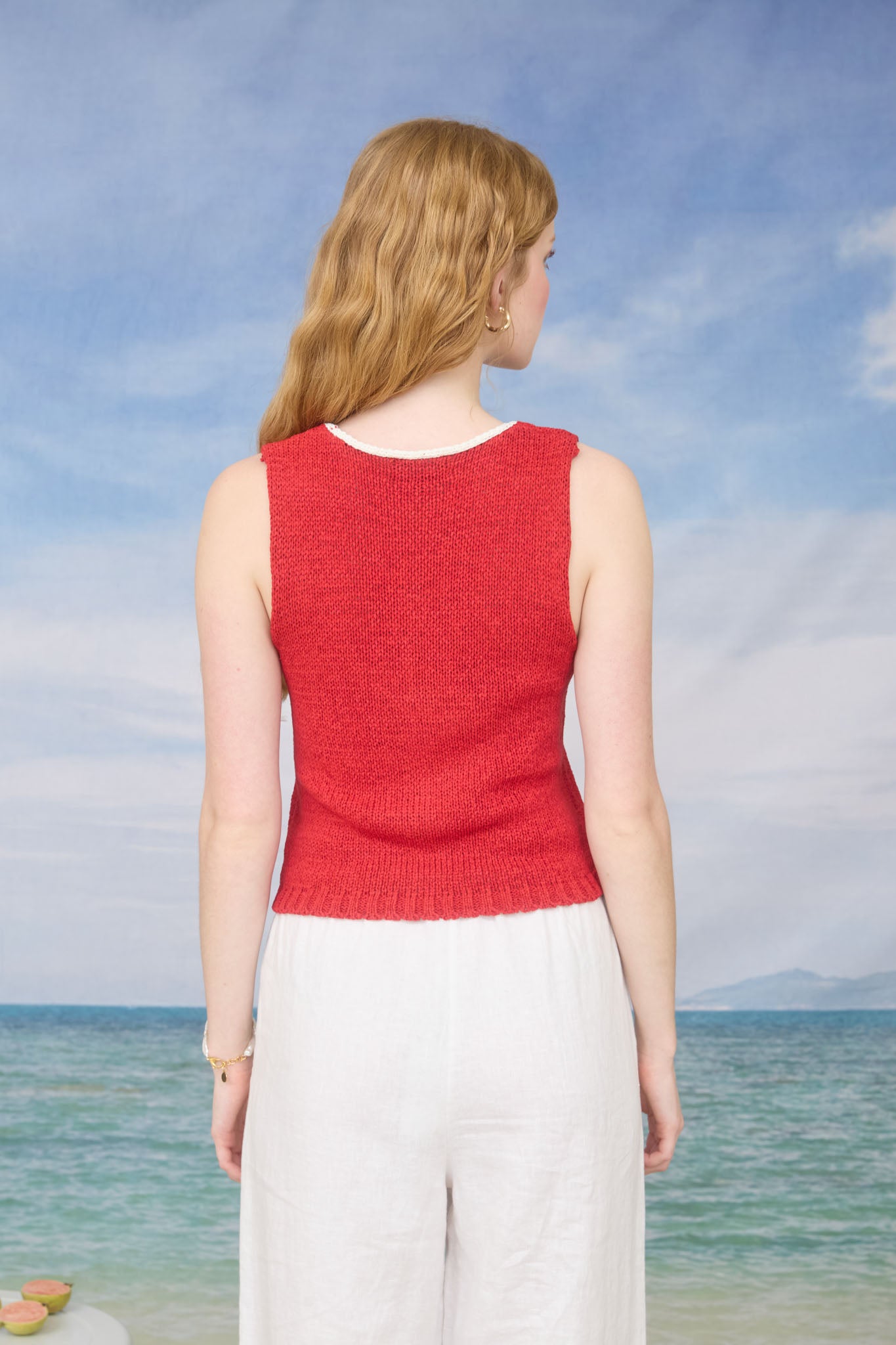 CONTRAST KEYHOLE DETAIL KNIT SWEATER VEST