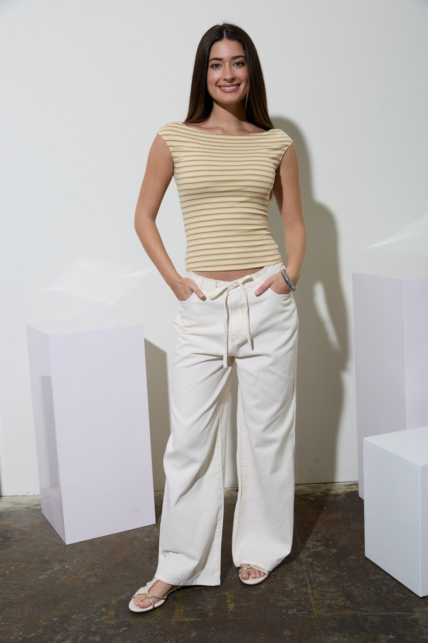 STRIPE BOAT NECK SHORT SLEEVE SEAMLESS KNIT TOP