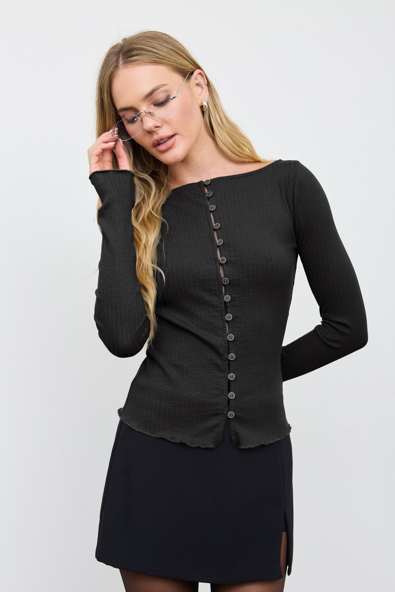 RIBBED CREW NECK BUTTON DOWN LONG SLEEVE KNIT TOP