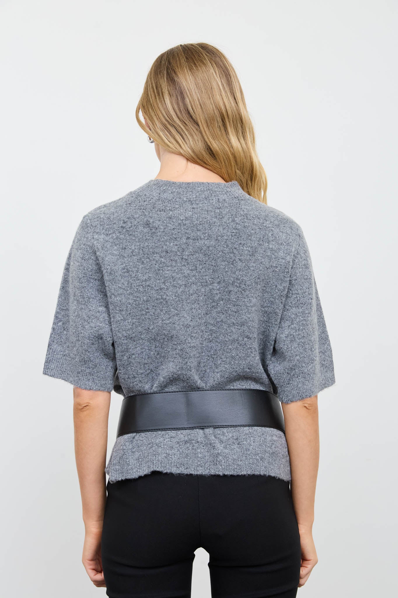 CREWNECK SHORT SLEEVE RIB HEM PULLOVER SWEATER