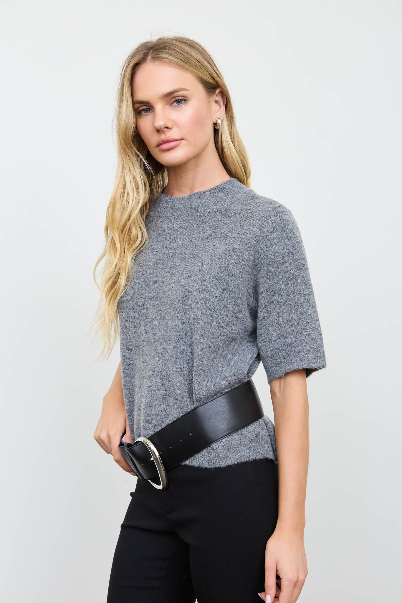 CREWNECK SHORT SLEEVE RIB HEM PULLOVER SWEATER
