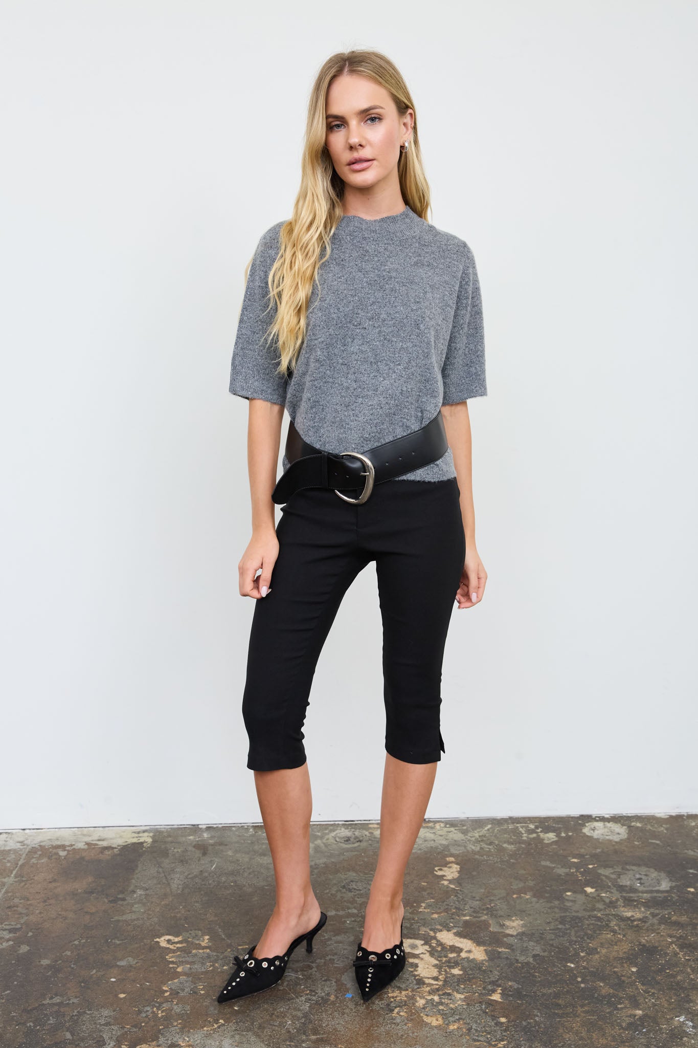 CREWNECK SHORT SLEEVE RIB HEM PULLOVER SWEATER