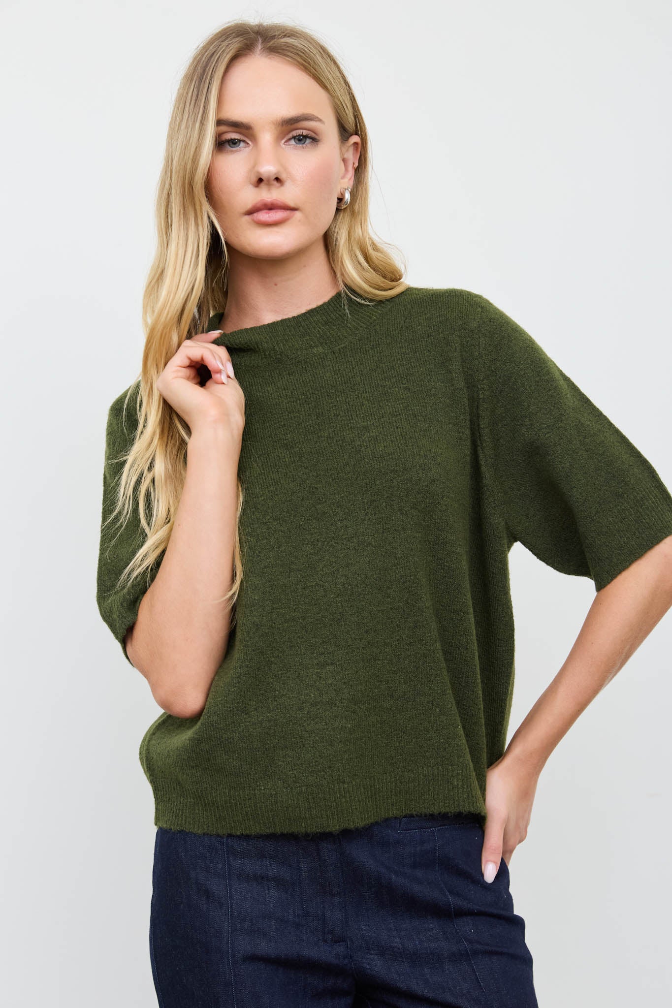 CREWNECK SHORT SLEEVE RIB HEM PULLOVER SWEATER