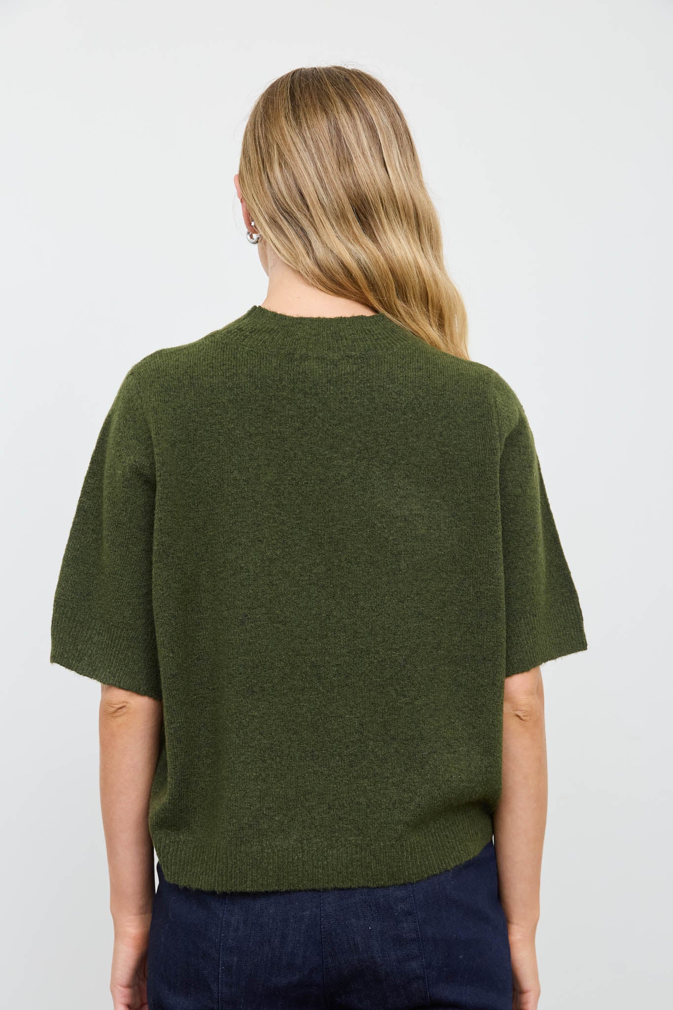 CREWNECK SHORT SLEEVE RIB HEM PULLOVER SWEATER